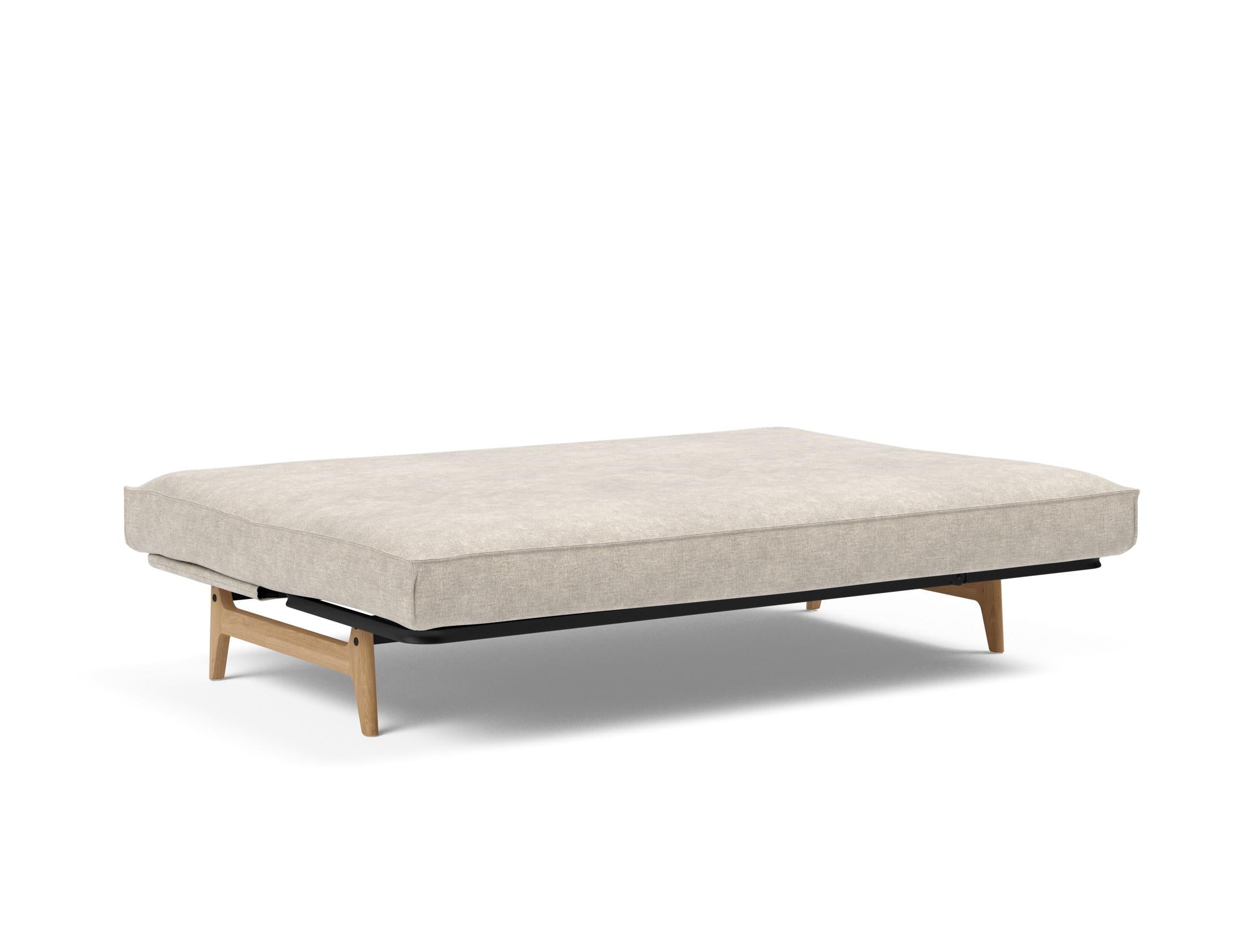 Entdecken Sie das Aslak 140 Bettsofa mit Sharp Plus Cover: stilvolles Design, pflegeleichter Bezug und erstklassiger Schlafkomfort dank Soft Spring Matratze.