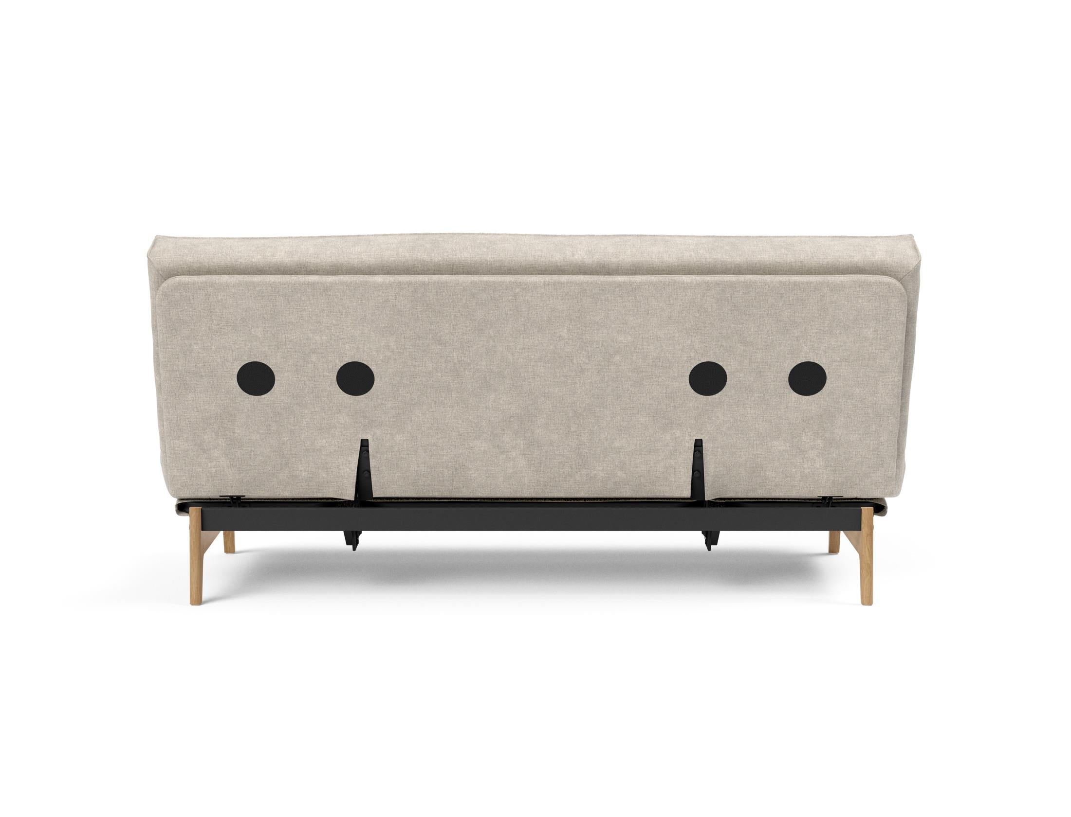 Erleben Sie das Aslak 140 Bettsofa mit Sharp Plus Cover – stilvolles Design, herausragender Komfort und flexible Nutzung für jeden Raum.