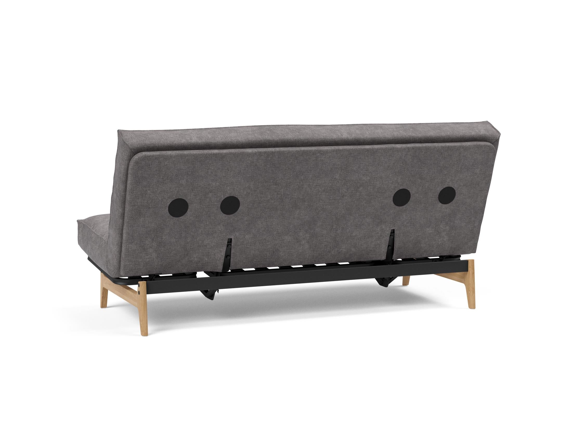 Entdecken Sie das Aslak 140 Bettsofa mit Sharp Plus Cover: stilvolles Design, langlebige Materialien und luxuriöse Soft Spring Matratze für besten Schlafkomfort.