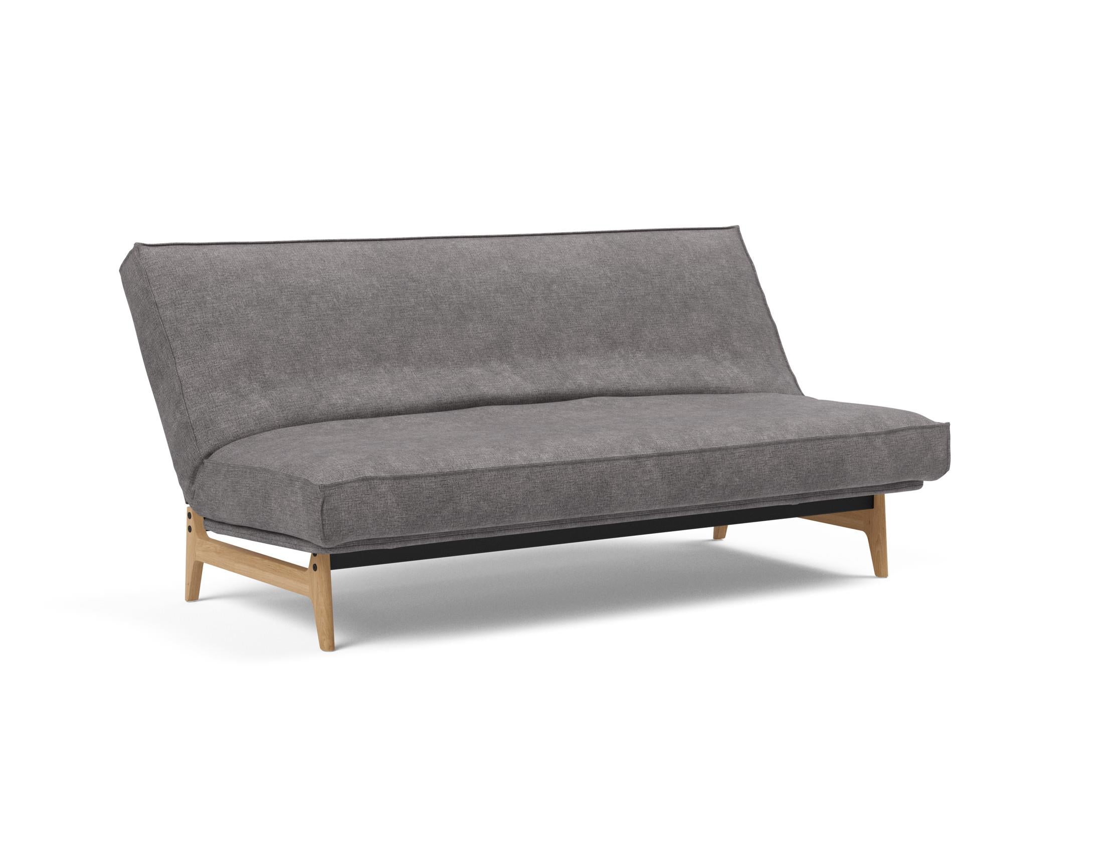Erleben Sie das Aslak 140 Bettsofa mit Sharp Plus Cover – stilvolles Design, herausragender Komfort und flexible Nutzung für jeden Raum.