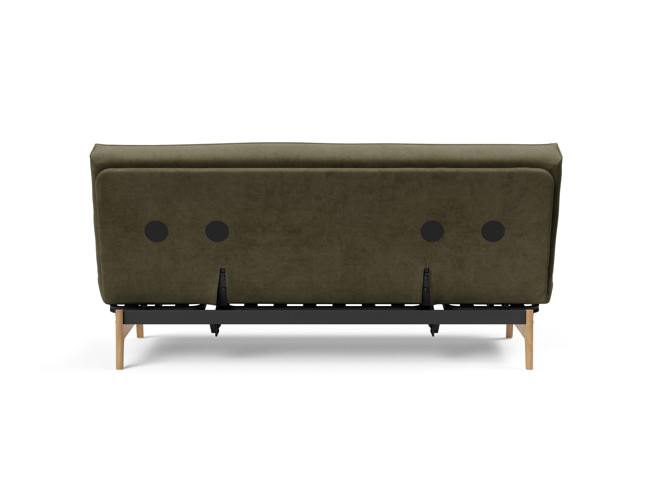Entdecken Sie das Aslak 140 Bettsofa von Innovation Living: stilvolles Design, bequeme Soft Spring Matratze und elegantes Sharp Plus Cover für höchsten Schlafkomfort.