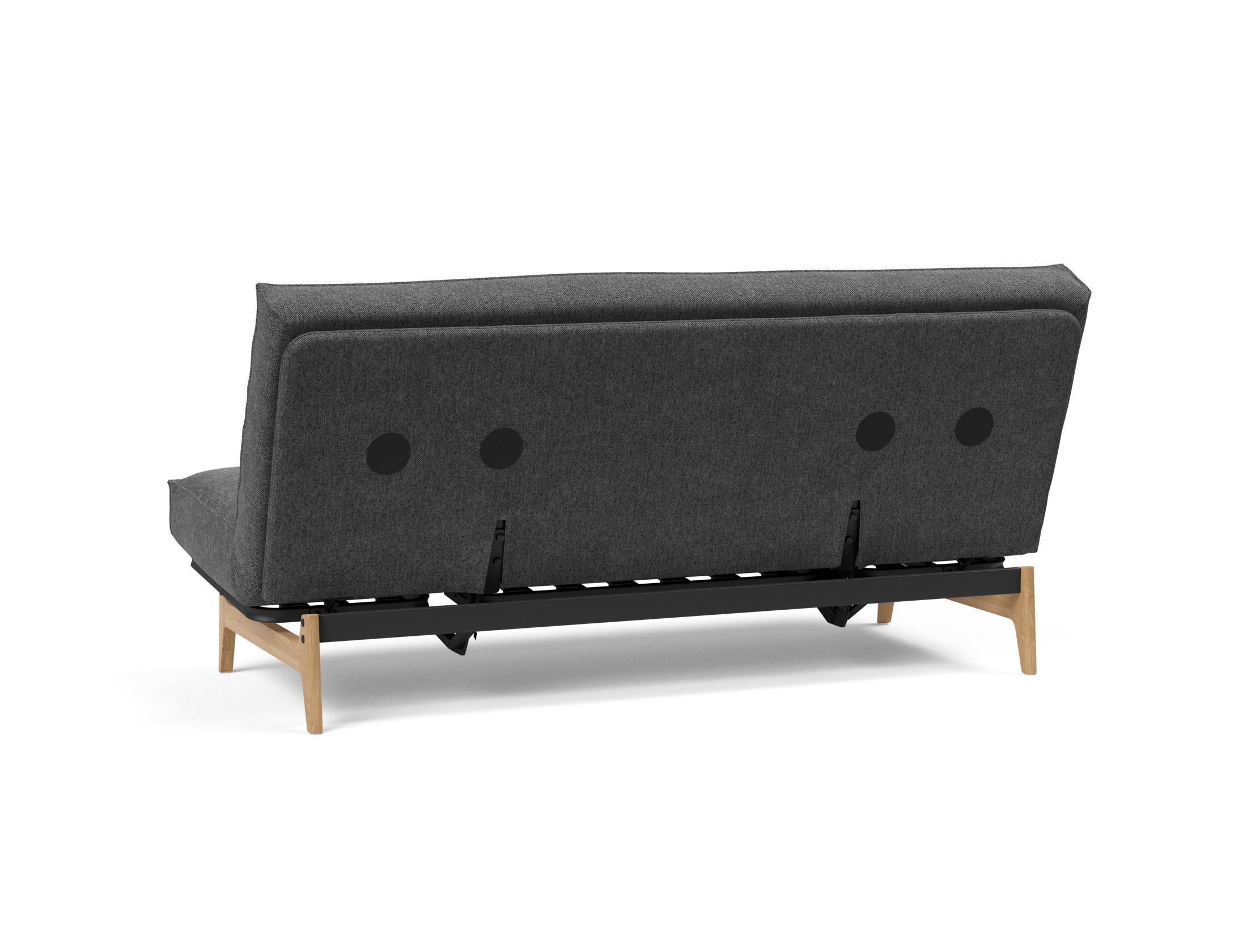 Erleben Sie das Aslak 140 Bettsofa mit Sharp Plus Cover von Innovation Living – modernes Design, abnehmbarer Bezug und luxuriöse Soft Spring Matratze für optimalen Schlafkomfort.