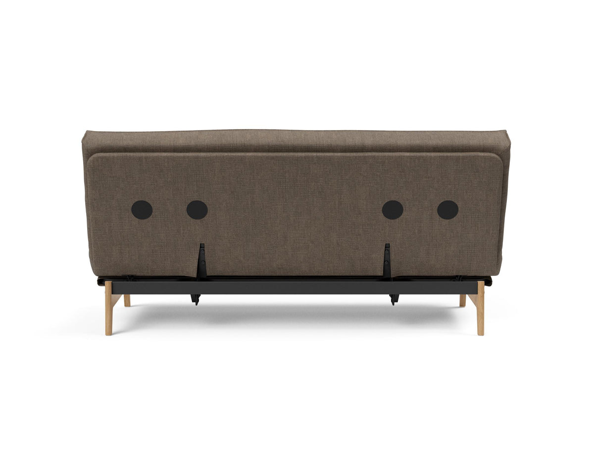 Aslak 140 Bettsofa Sharp Plus Cover mit Gestellbezug Soft Spring in 411 Esina Cedar Brown präsentiert im Onlineshop von KAQTU Design AG. Bettsofa ist von Innovation Living