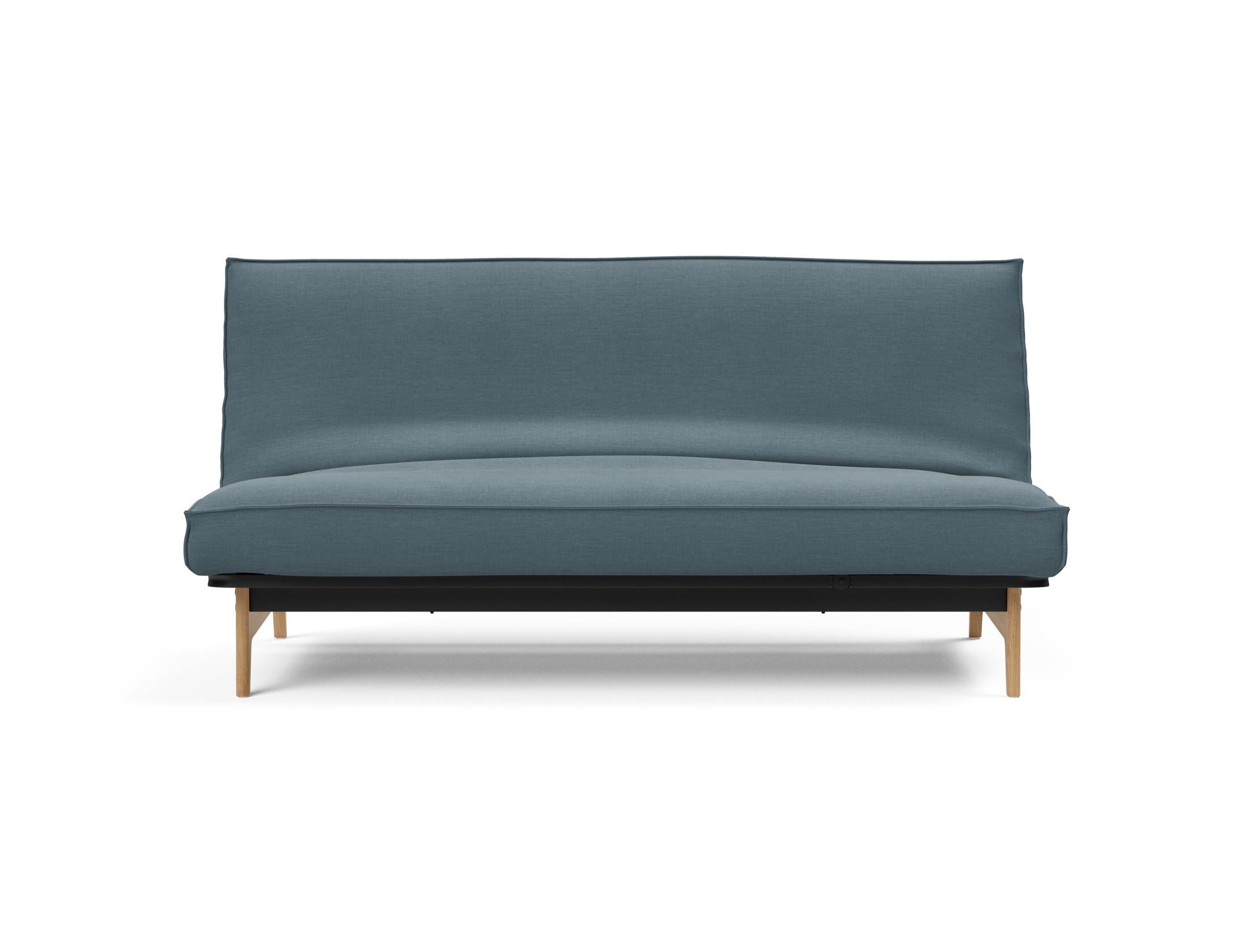 Modernes Aslak 140 Bettsofa mit elegantem Sharp Plus Bezug, perfekt für stilvolle Wohnräume und entspannte Stunden.