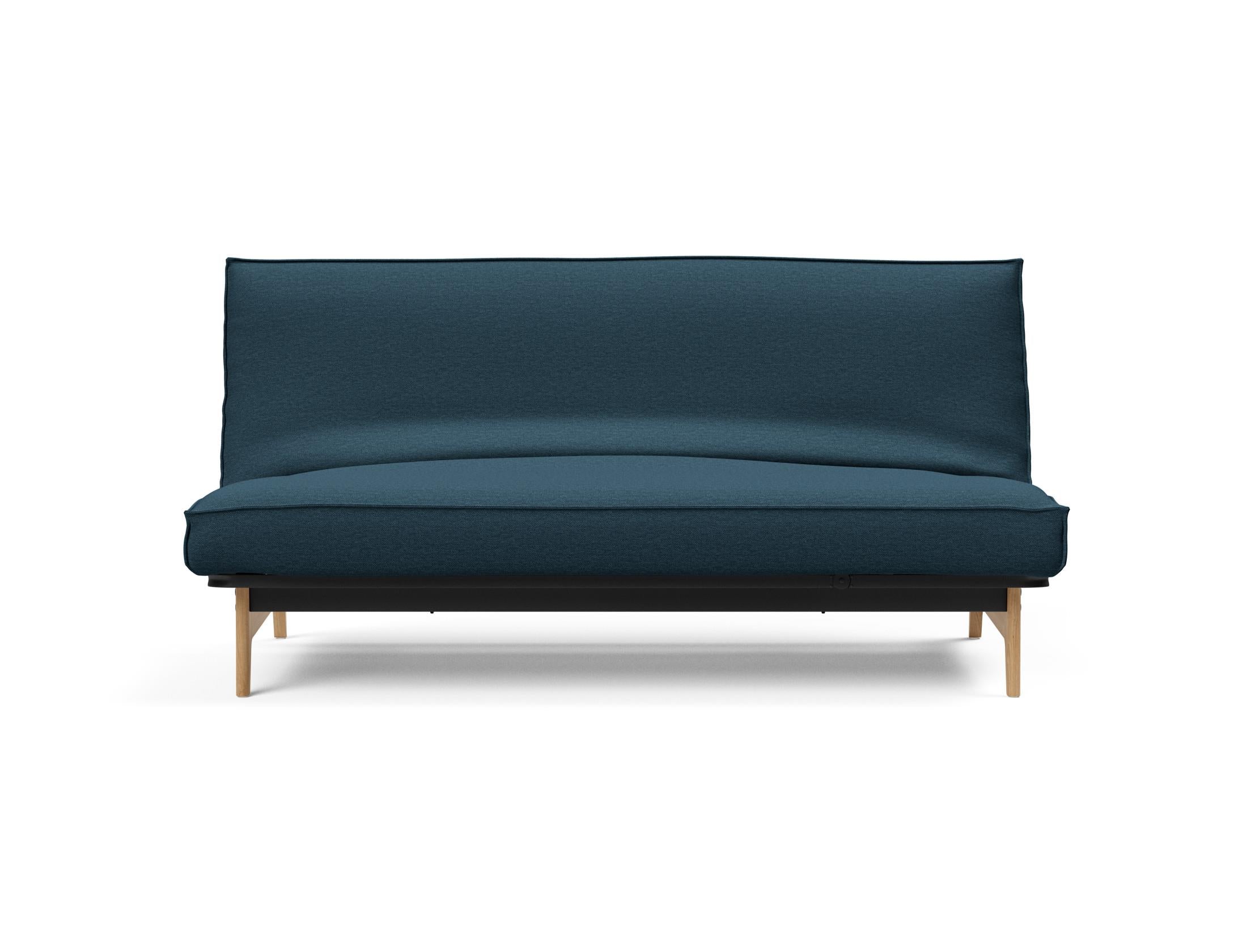 Modernes Aslak 140 Bettsofa mit elegantem Sharp Plus Bezug, perfekt für stilvolle Wohnräume und entspannte Stunden.