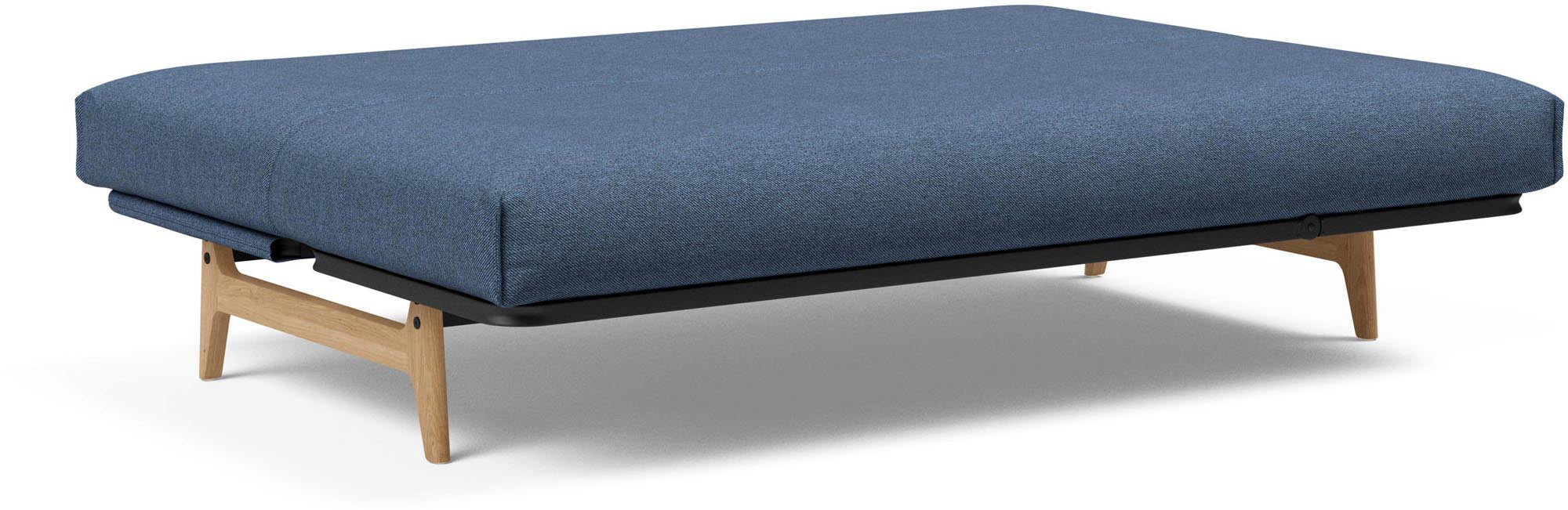 Entdecken Sie das Aslak 140 Bettsofa Nordic Cover Classic: Stilvolles skandinavisches Design, pflegeleichter Bezug und individuelle Matratzenwahl für besten Schlafkomfort.