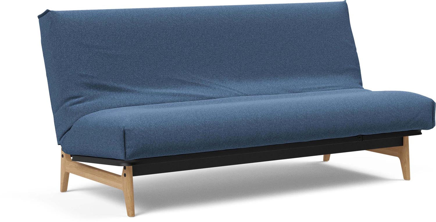 Entdecken Sie das Aslak 140 Bettsofa Nordic Cover von Innovation Living – skandinavisches Design trifft auf höchsten Komfort und vielseitige Matratzenoptionen.