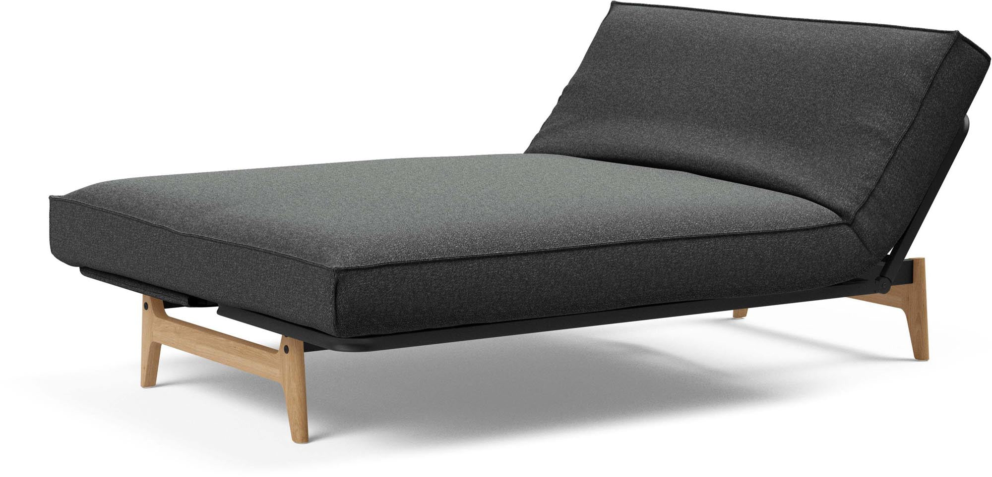 Erleben Sie das Aslak 140 Bettsofa mit Sharp Plus Cover – eine harmonische Verbindung von modernem Design und luxuriösem Schlafkomfort.