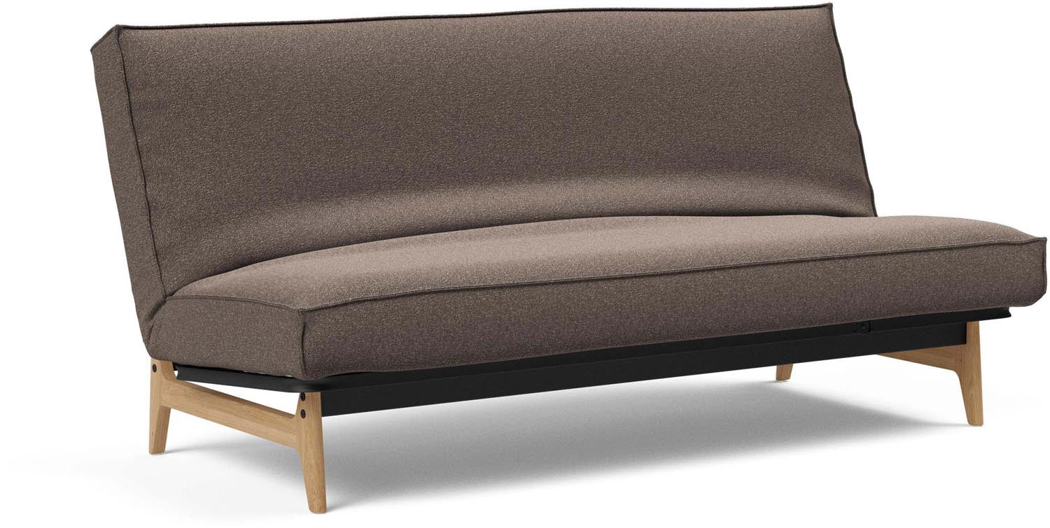 Entdecken Sie das Aslak 140 Bettsofa mit Sharp Plus Cover von Innovation Living – stilvoll, vielseitig und ideal für kleine Räume.