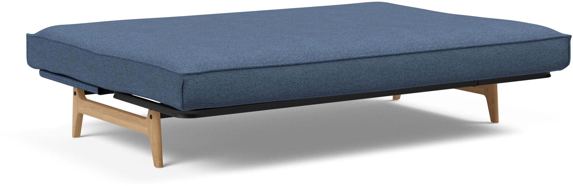 Entdecken Sie das Aslak 140 Bettsofa mit Sharp Plus Cover von Innovation Living – stilvolles Design trifft auf luxuriösen Schlafkomfort und vielseitige Nutzung.