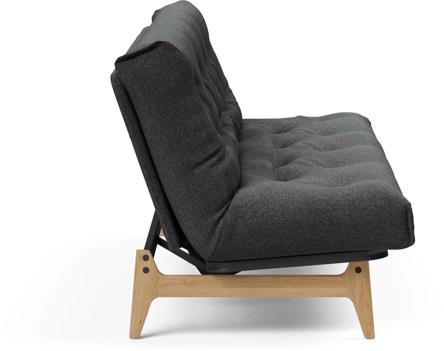 Entdecken Sie das Aslak 120 Bettsofa Nordic Classic von Innovation Living: stilvolles skandinavisches Design, perfekt für kompakte Wohnräume und entspannende Nächte.