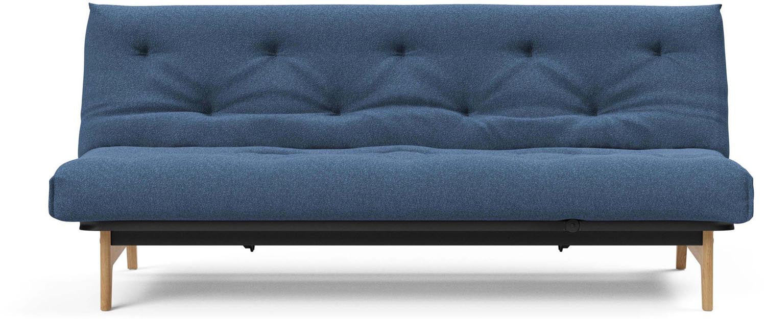 Entdecken Sie das Aslak 120 Bettsofa Nordic Classic von Innovation Living: stilvolles skandinavisches Design, perfekt für kompakte Wohnräume und entspannende Nächte.