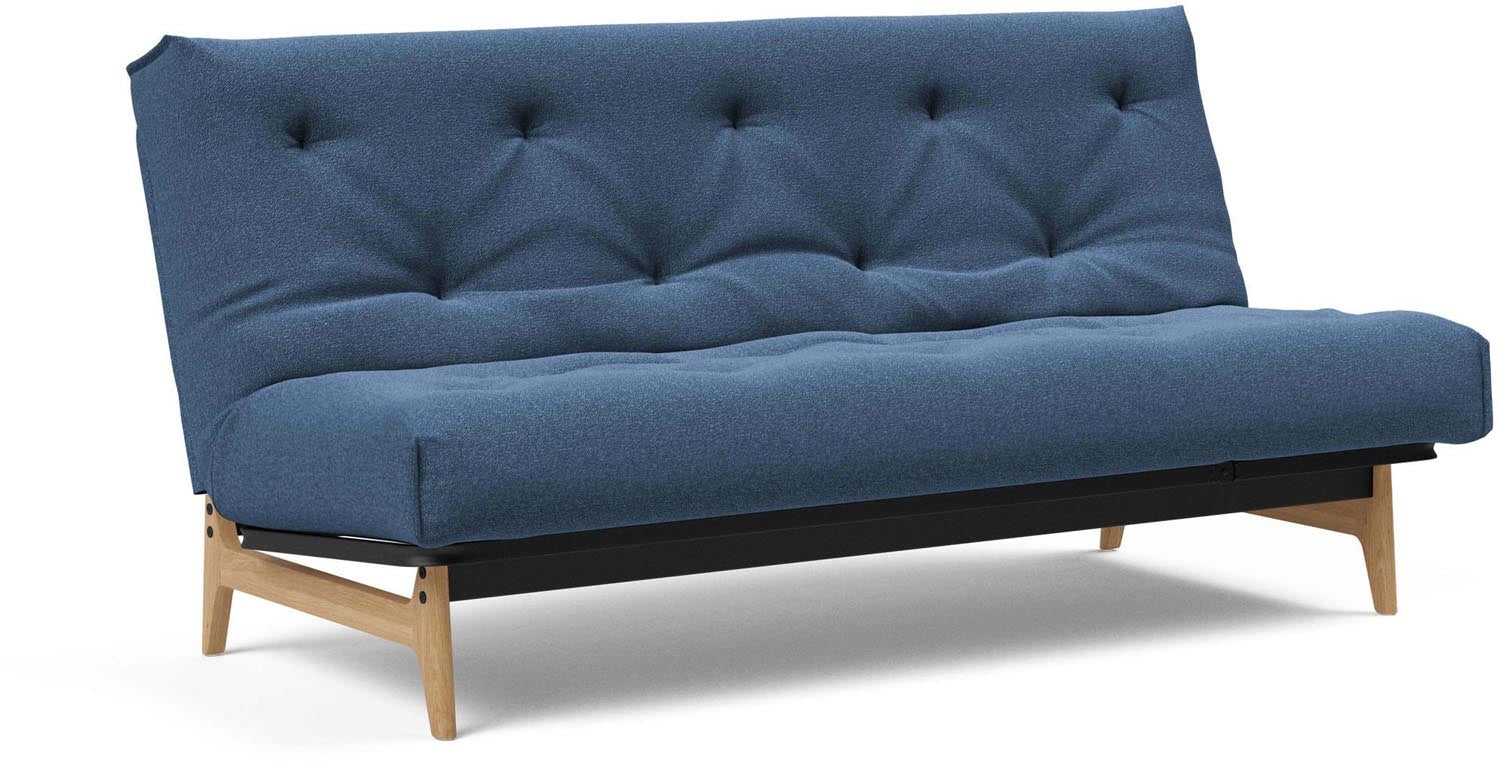 Erleben Sie das Aslak 140 Bettsofa Nordic Classic von Innovation Living: elegantes skandinavisches Design, funktional und perfekt für kompakte Wohnräume.