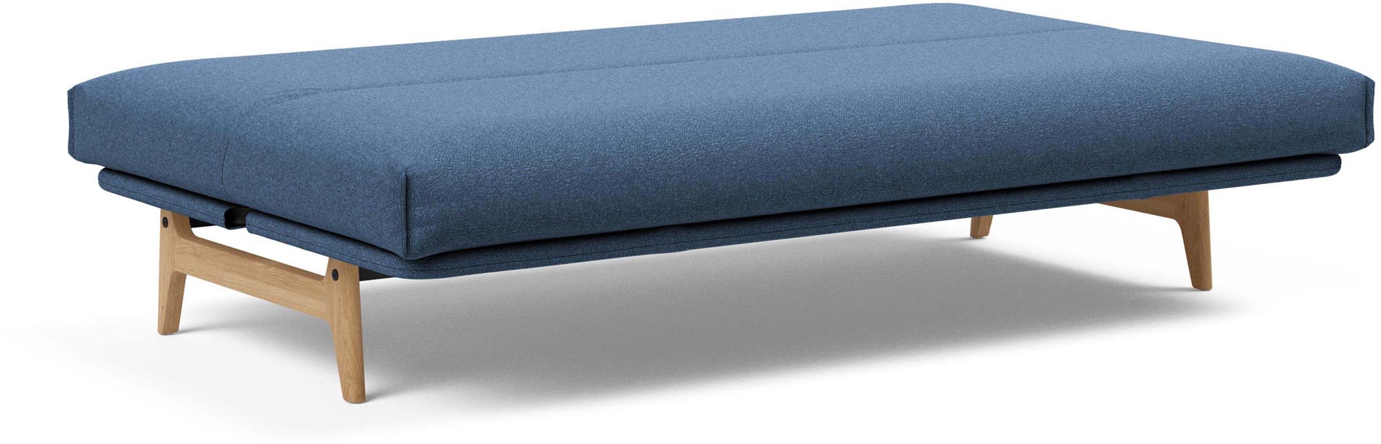 Entdecken Sie das Aslak 120 Bettsofa mit Nordic Cover von Innovation Living – stilvoll, platzsparend und perfekt für Gästeübernachtungen.