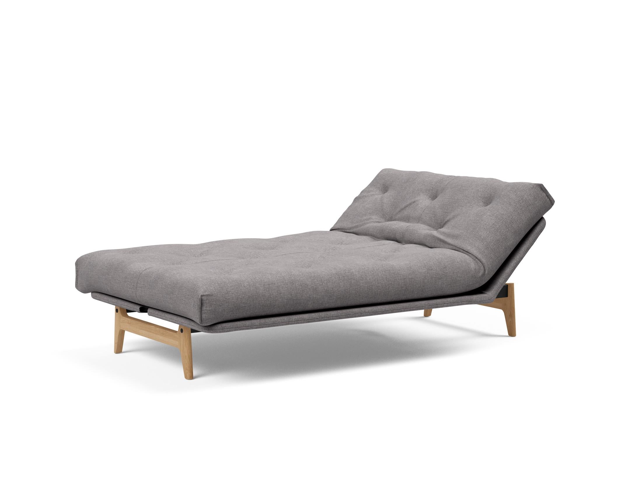 Entdecken Sie das Aslak 120 Bettsofa Nordic von Innovation Living: stilvolles skandinavisches Design, vielseitige Matratzenoptionen und optimale Funktionalität.