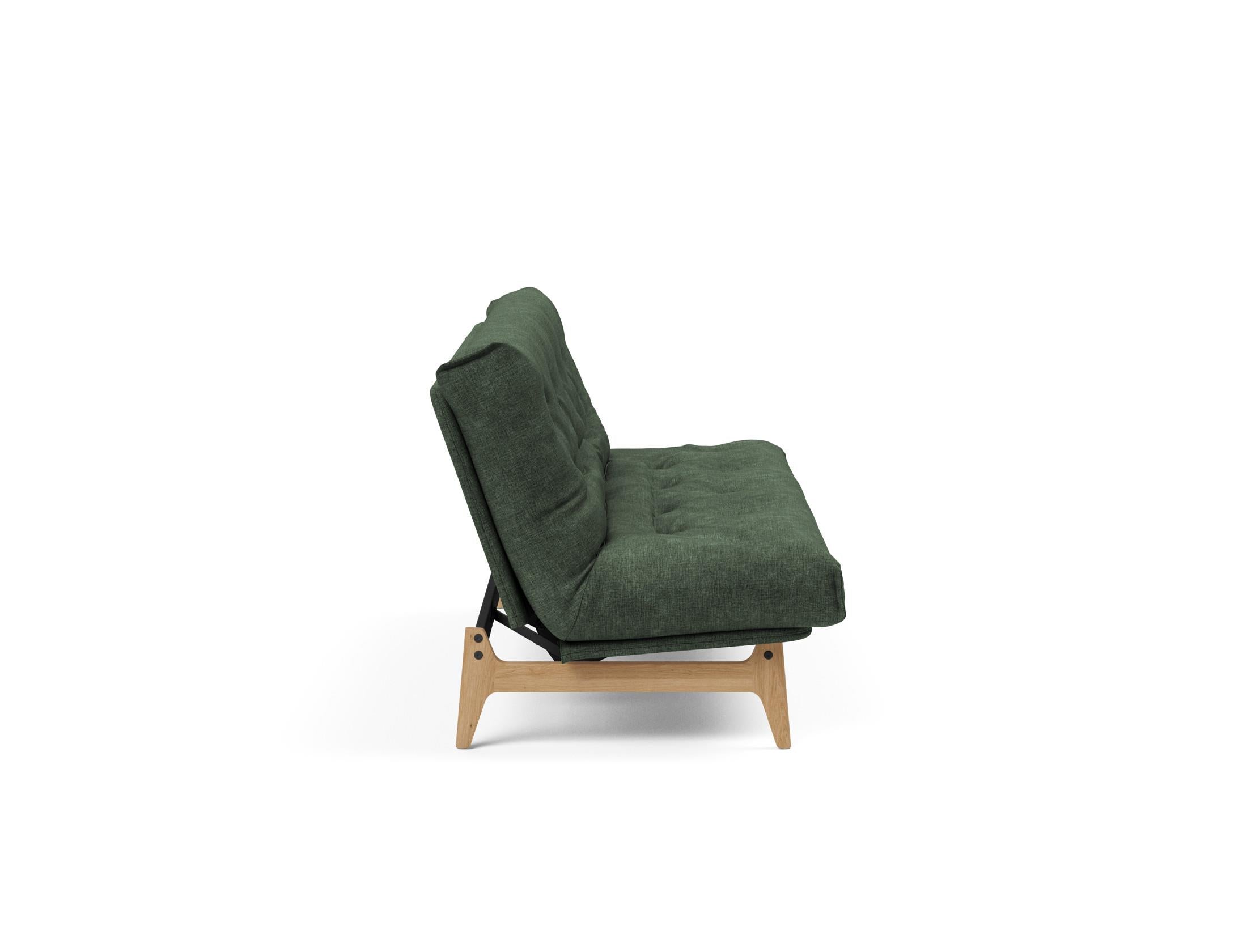 Erleben Sie das Aslak 120 Bettsofa Nordic Soft Spring von Innovation Living – eine perfekte Kombination aus modernem Stil und vielseitiger Funktionalität.