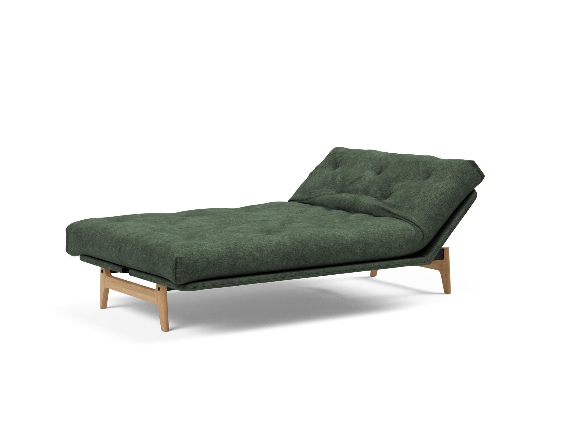 Erleben Sie das Aslak 120 Bettsofa Nordic von Innovation Living – skandinavische Eleganz, individuelle Matratzenoptionen und optimale Raumnutzung.