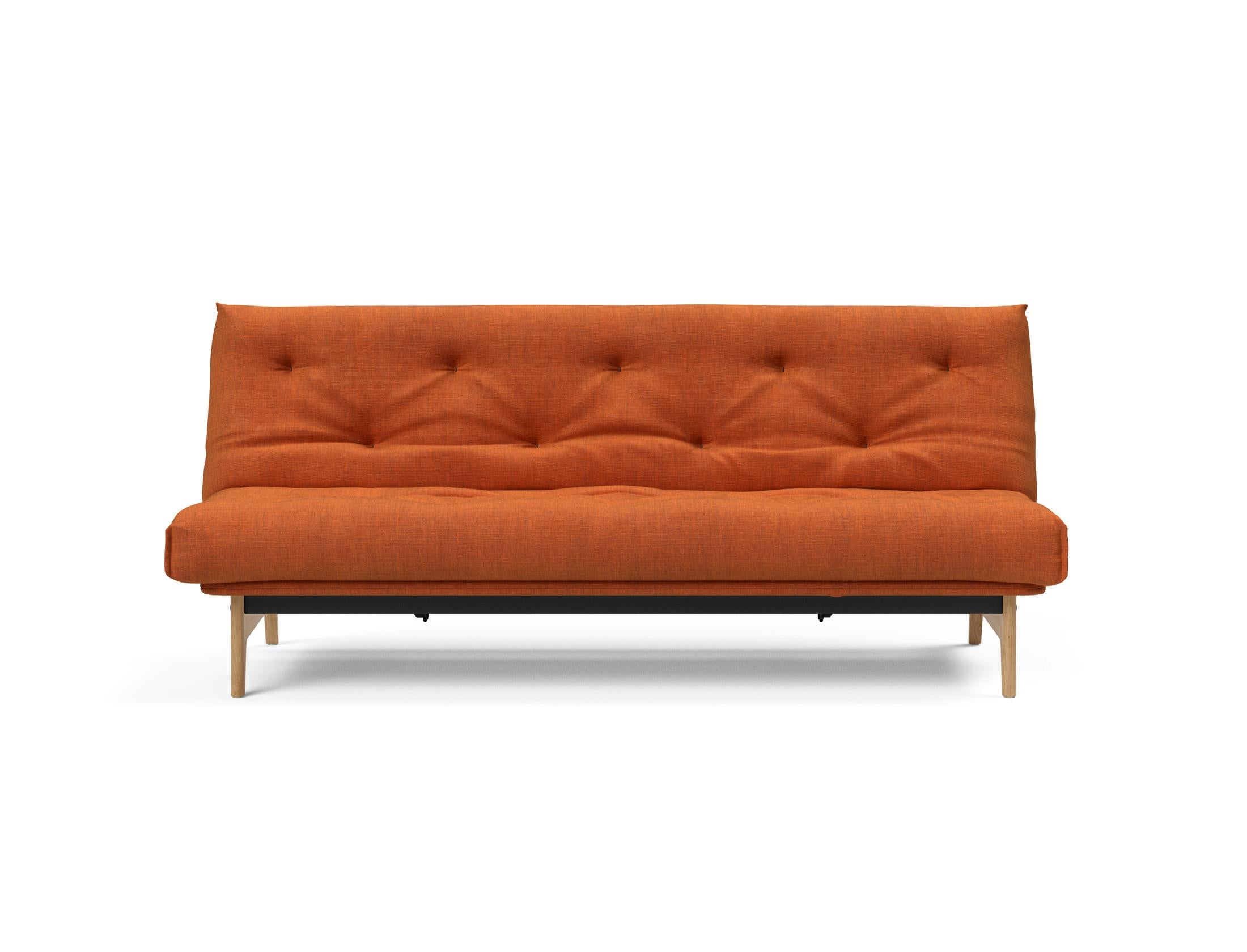 Erleben Sie das Aslak 120 Bettsofa Nordic Soft Spring von Innovation Living – eine perfekte Kombination aus modernem Stil und vielseitiger Funktionalität.