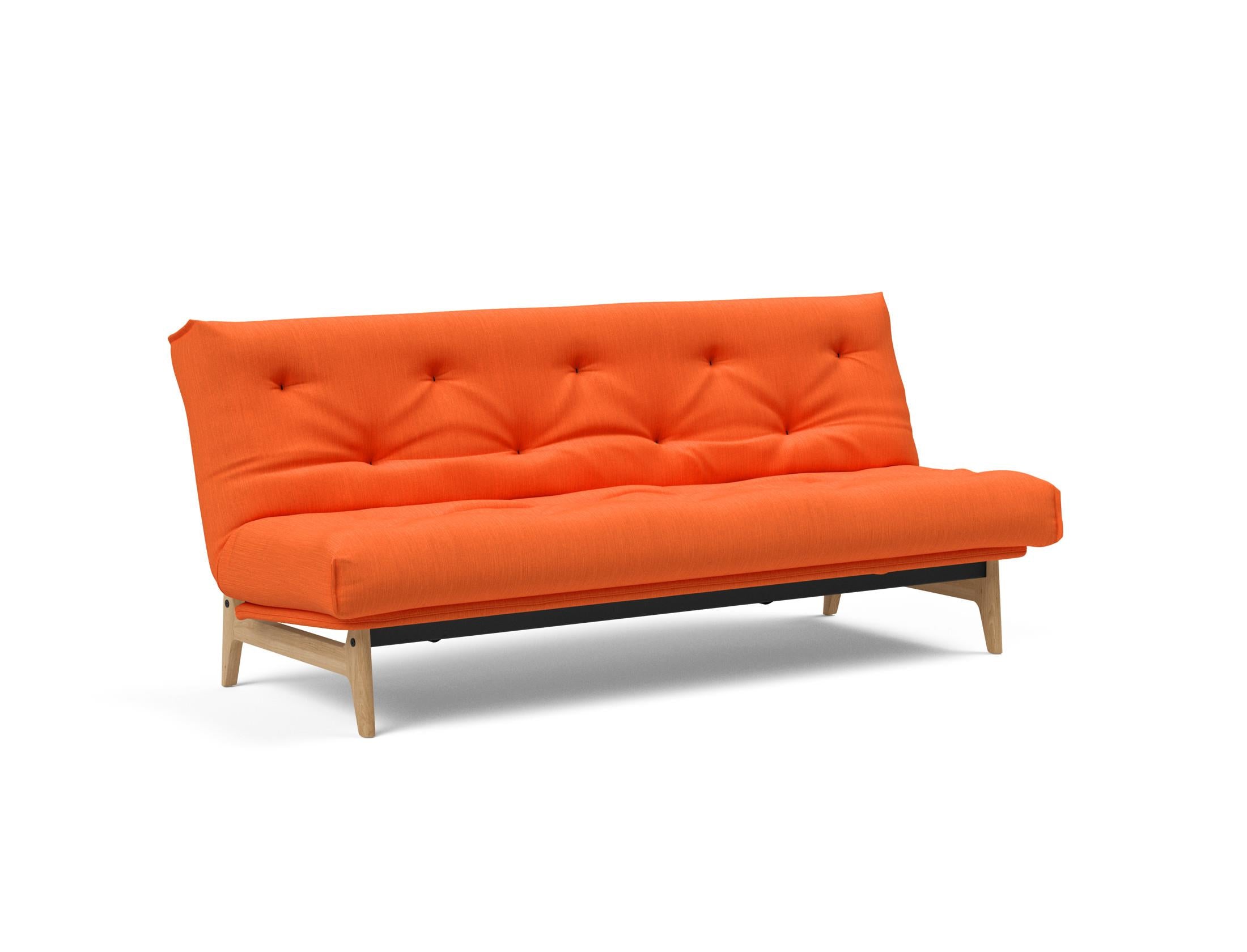 Entdecken Sie das Aslak 120 Bettsofa Nordic Soft Spring von Innovation Living – stilvolles Design trifft auf praktischen Komfort für Ihr Zuhause.