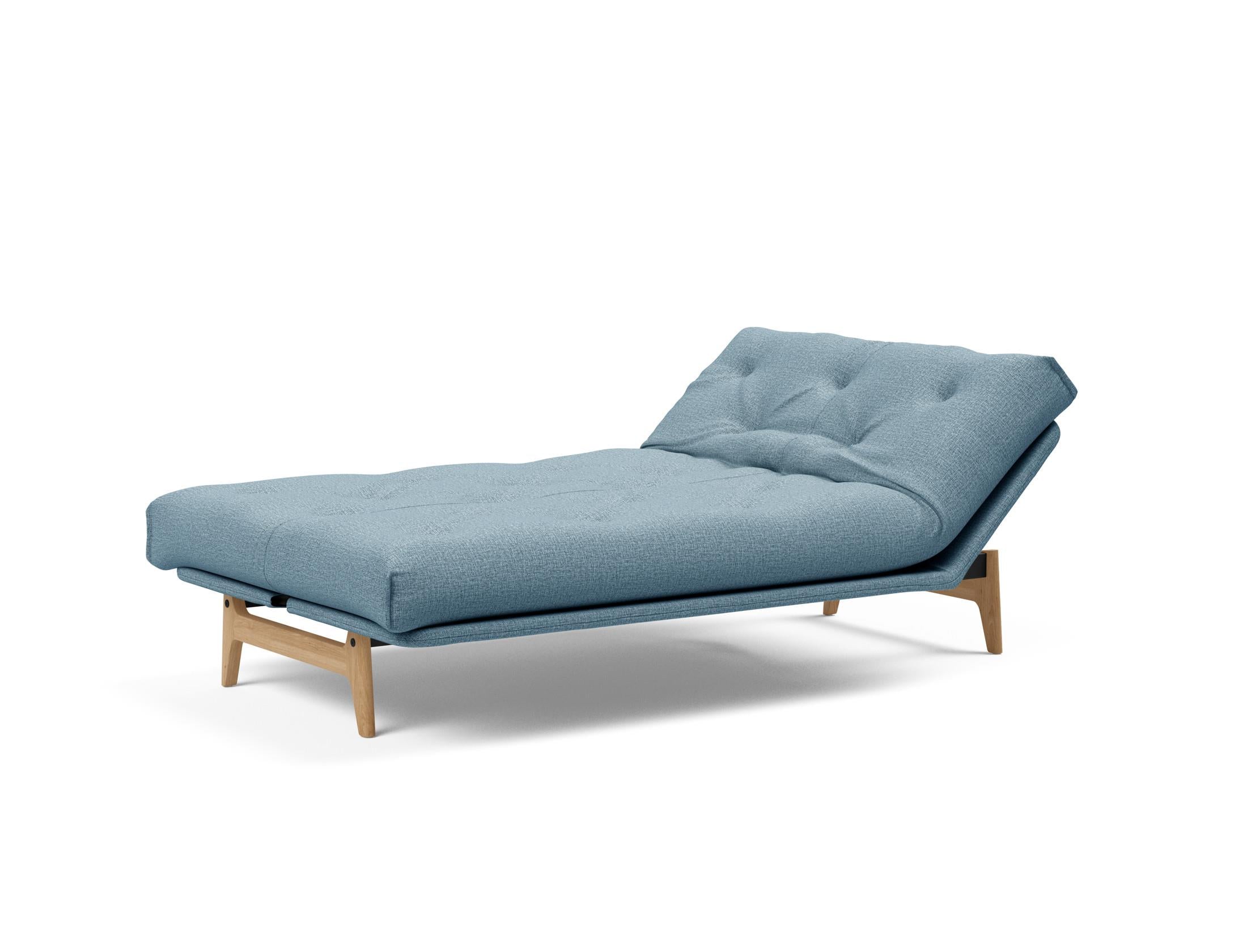 Erleben Sie das Aslak 120 Bettsofa Nordic – ein elegantes Möbelstück, das Komfort und skandinavisches Design vereint. Ideal für kleine Räume!
