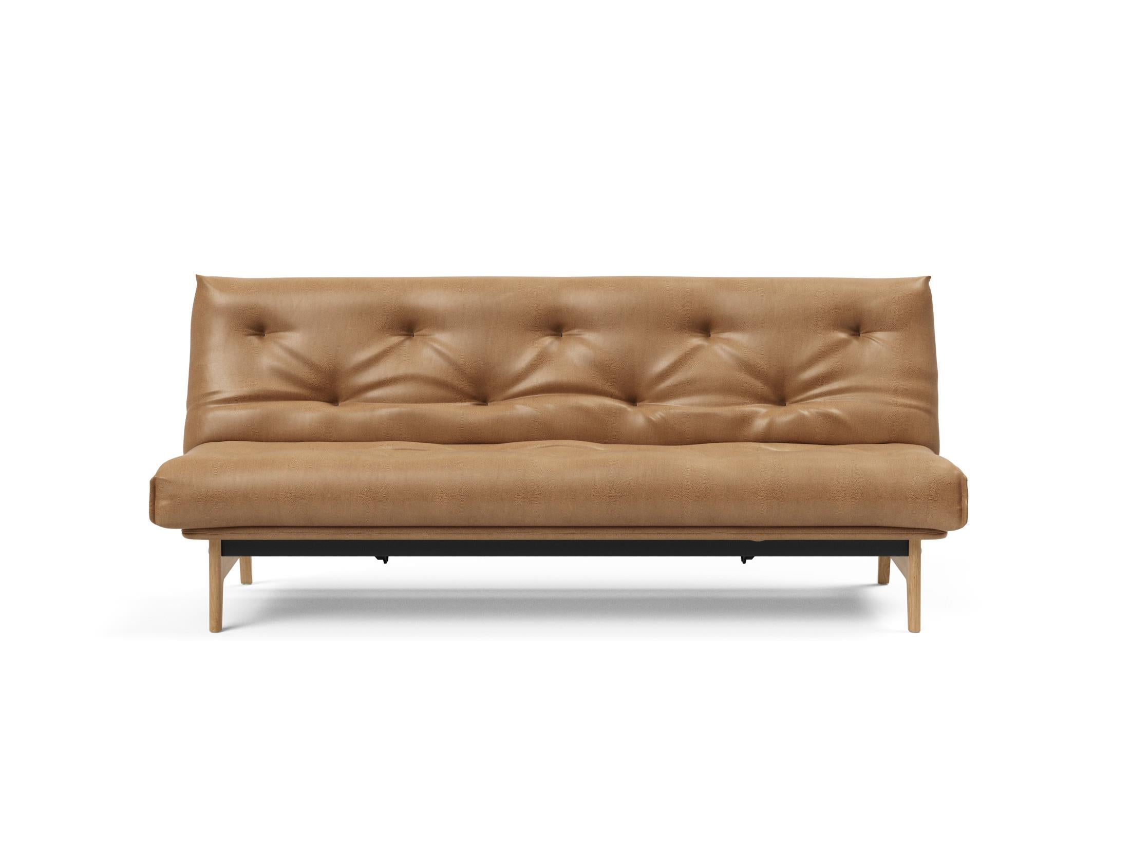 Elegantes Aslak 120 Bettsofa Nordic mit hochwertigem Soft Spring Bezug, ideal für stilvolle Wohnräume und gemütliche Stunden.