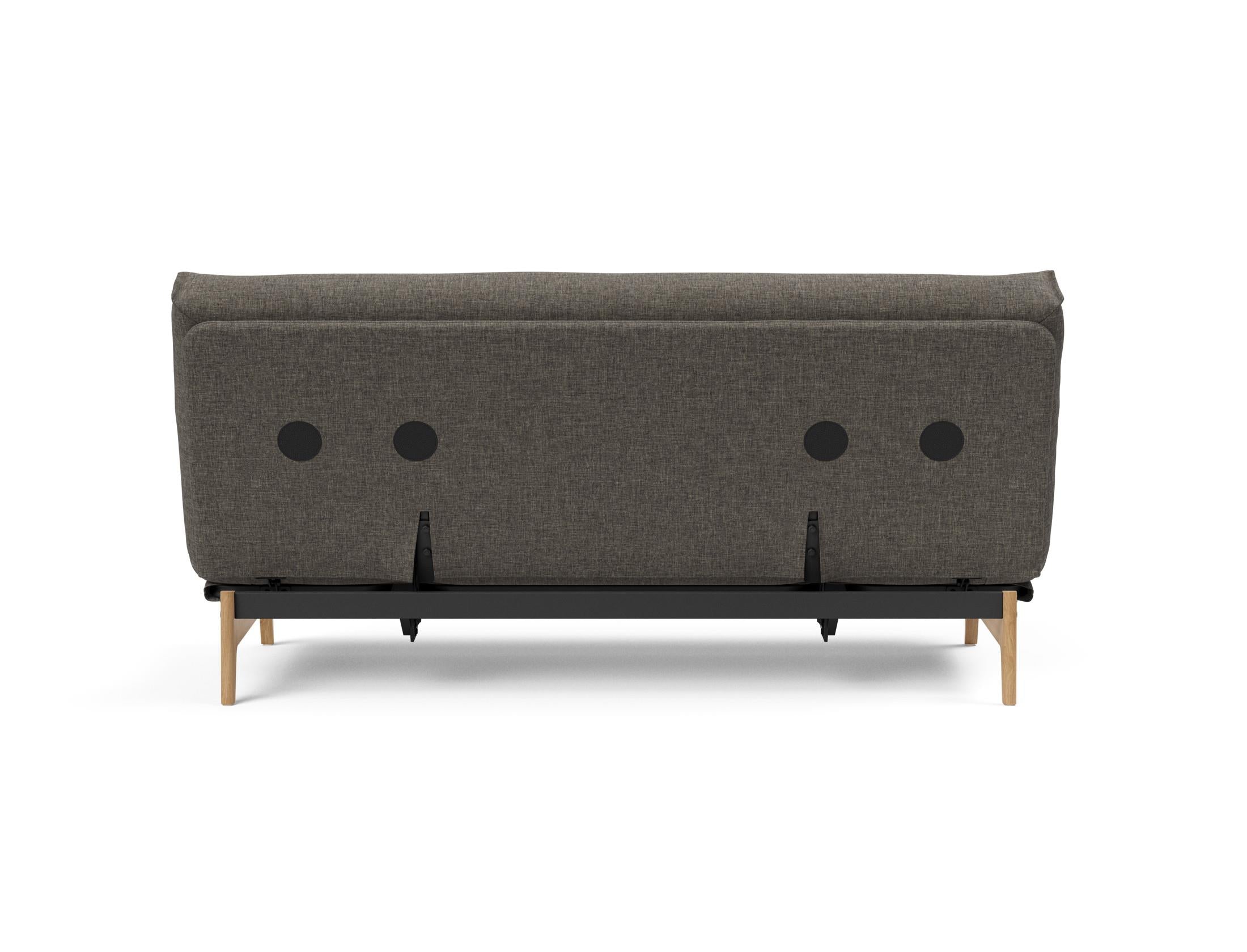 Entdecken Sie das Aslak 140 Bettsofa Nordic: Stilvolles, umweltfreundliches Design mit hochwertiger Matratze für optimalen Schlafkomfort und Flexibilität.