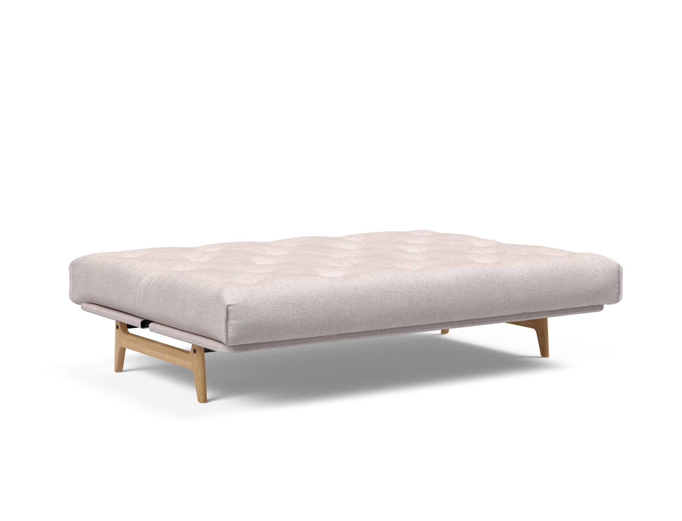 Entdecken Sie das Aslak 140 Bettsofa Nordic: Stilvolles Schlafsofa mit umweltfreundlichen Materialien und hohem Komfort für jeden Raum.