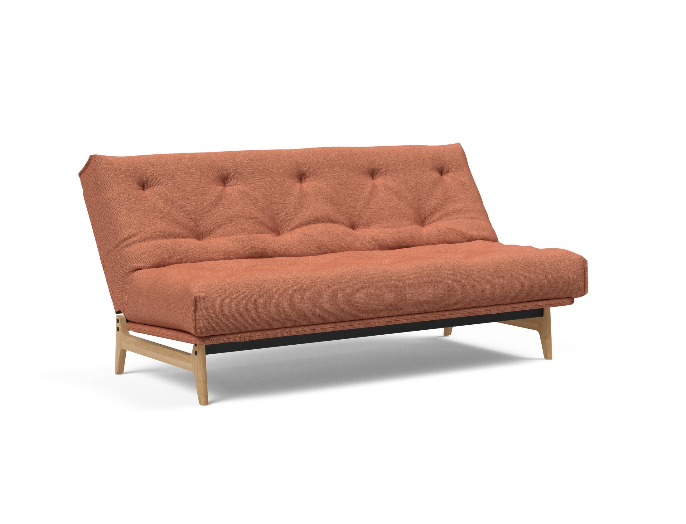 Entdecken Sie das Aslak 140 Bettsofa Nordic: Stilvolles, umweltfreundliches Design mit hochwertiger Matratze für optimalen Schlafkomfort und Flexibilität.