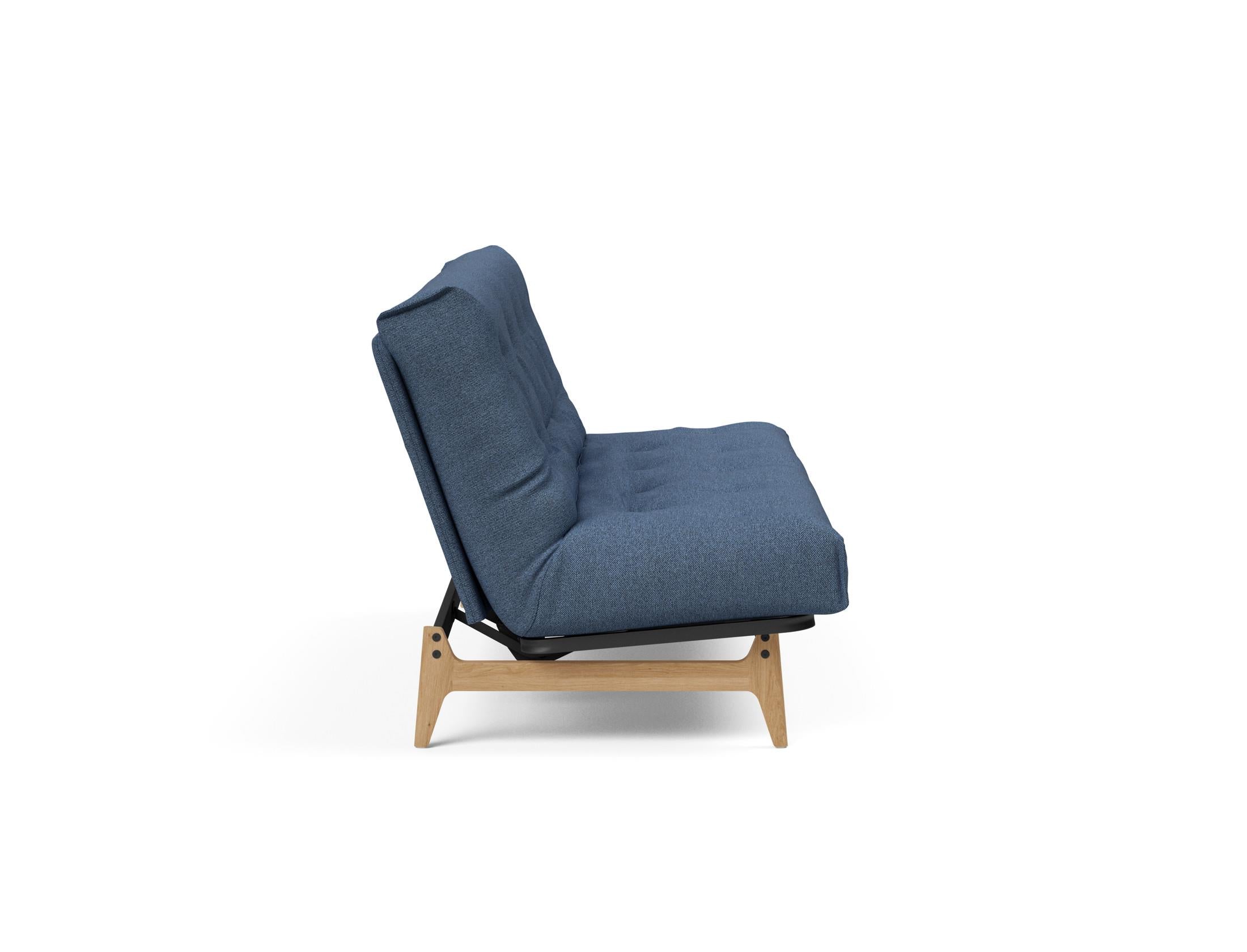 Erleben Sie das Aslak 140 Bettsofa Nordic Soft Spring von Innovation Living – eine perfekte Kombination aus modernem Stil und optimalem Schlafkomfort.