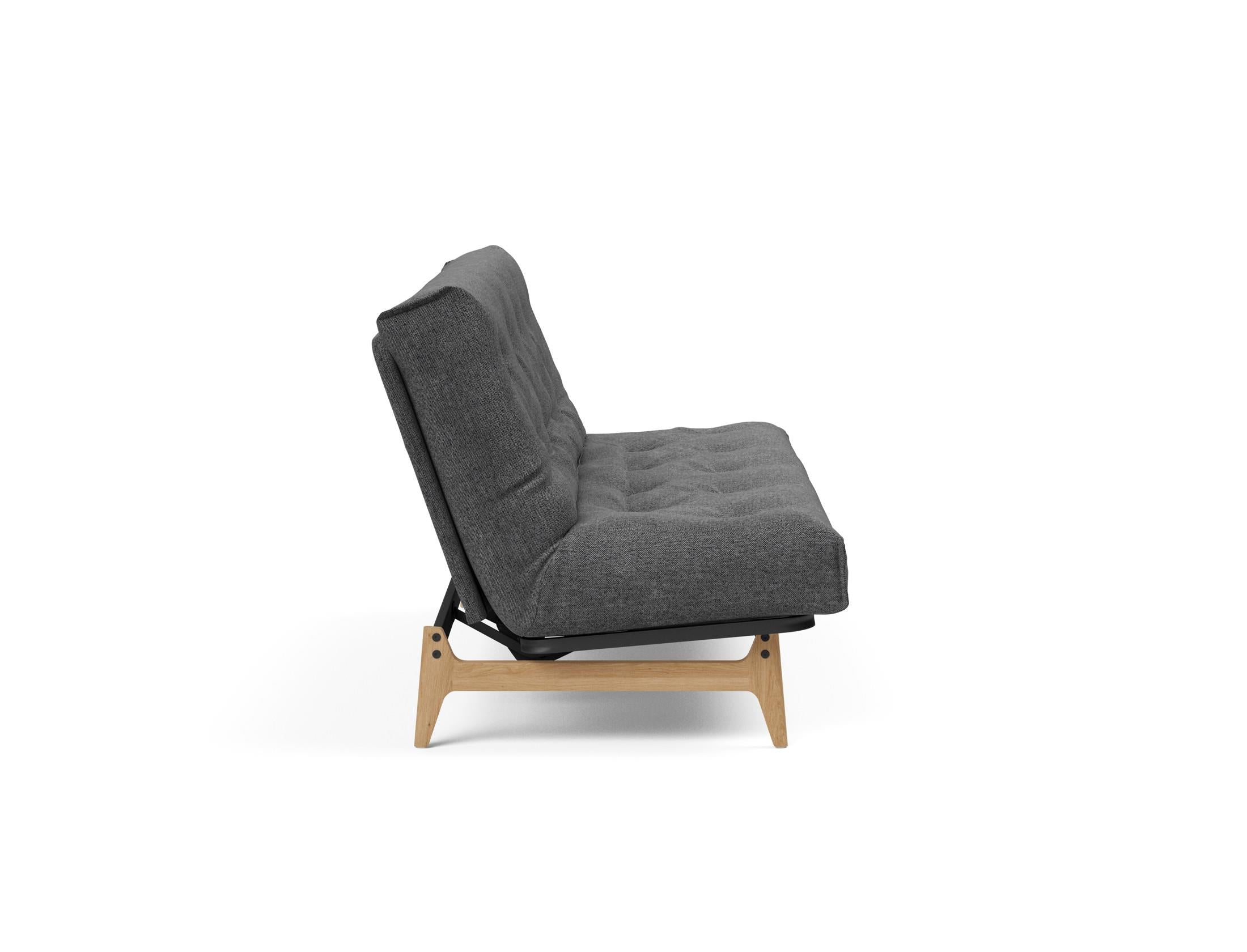 Erleben Sie das Aslak 140 Bettsofa Nordic Soft Spring von Innovation Living – eine perfekte Kombination aus modernem Stil und optimalem Schlafkomfort.