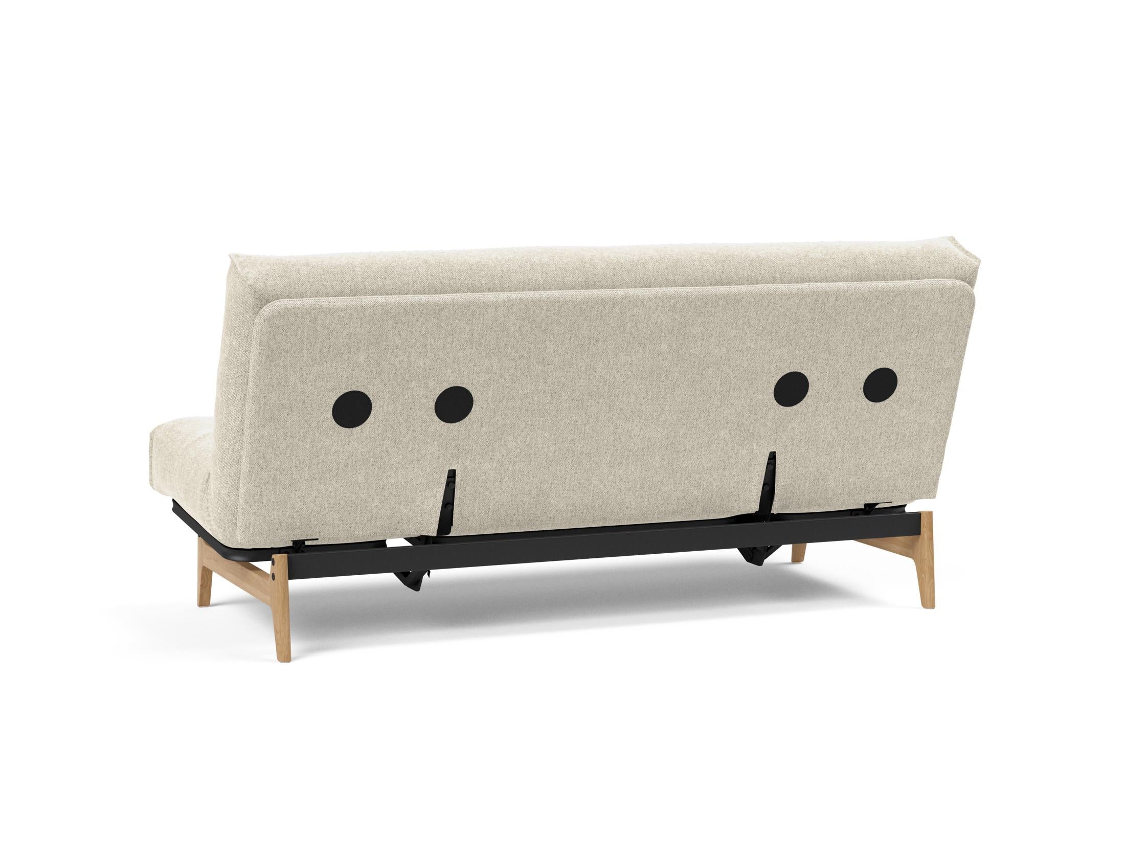 Entdecken Sie das Aslak 140 Bettsofa Nordic Soft Spring – skandinavisches Design trifft auf individuellen Schlafkomfort und vielseitige Funktionalität.