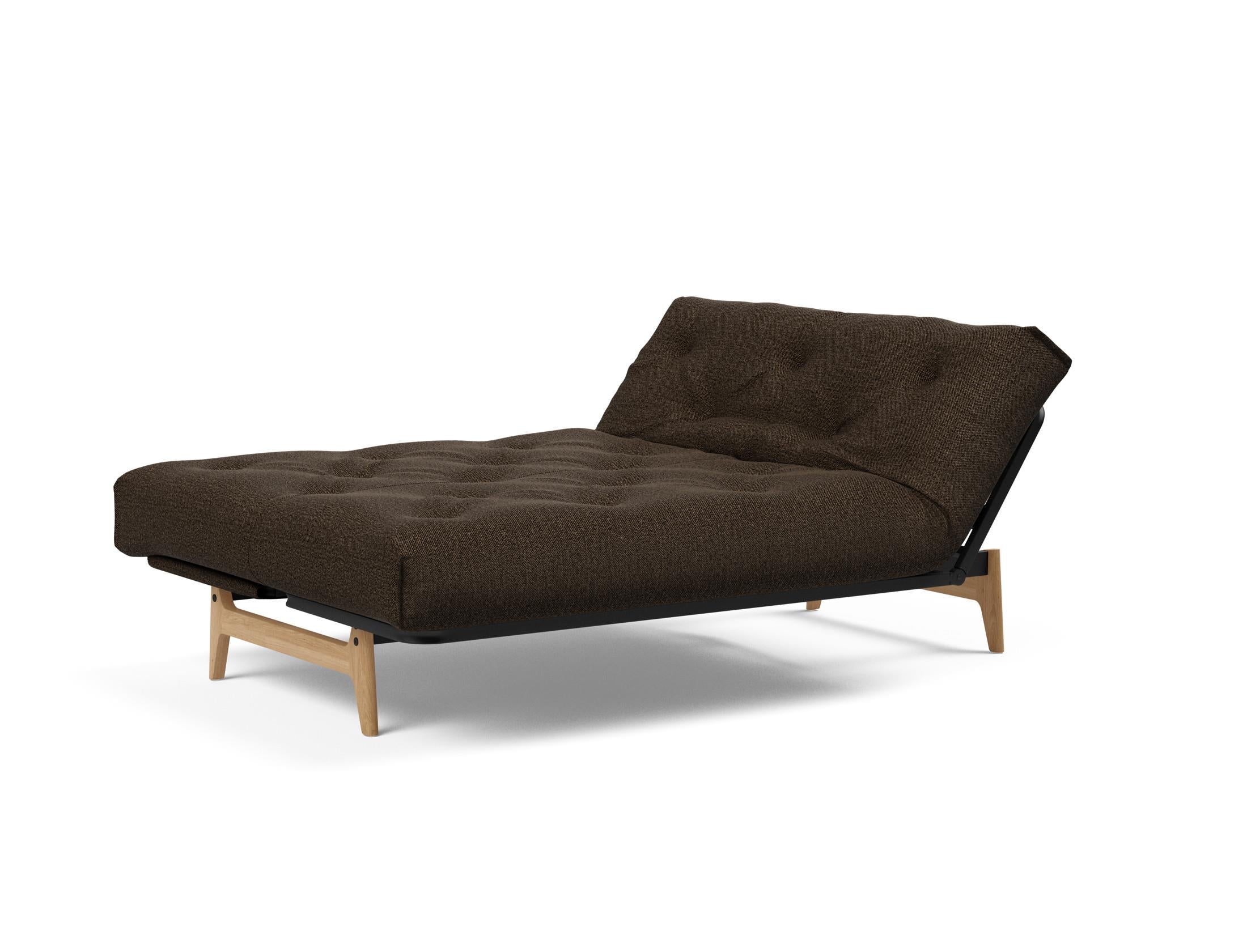 Entdecken Sie das Aslak 140 Bettsofa Nordic Soft Spring: Eleganz trifft auf höchsten Schlafkomfort und vielseitige Nutzungsmöglichkeiten.