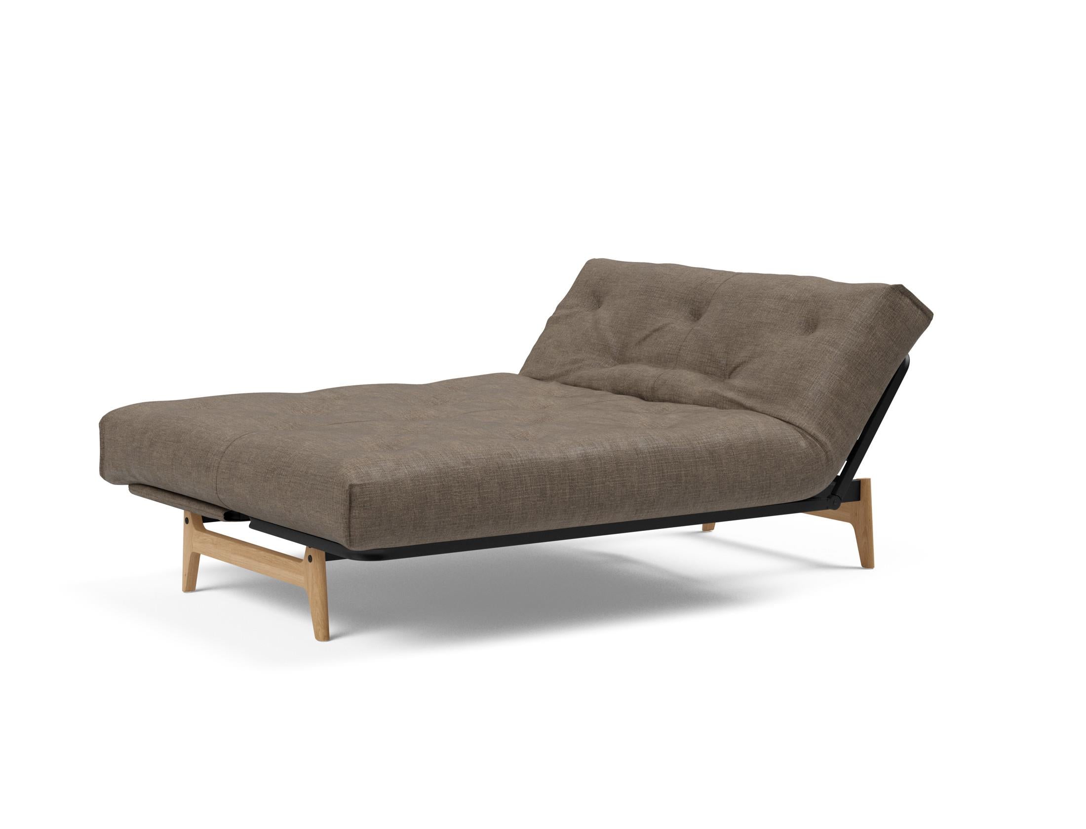 Entdecken Sie das Aslak 140 Bettsofa Nordic: stilvolles skandinavisches Design, robuste Materialien und anpassbare Matratzen für höchsten Schlafkomfort.
