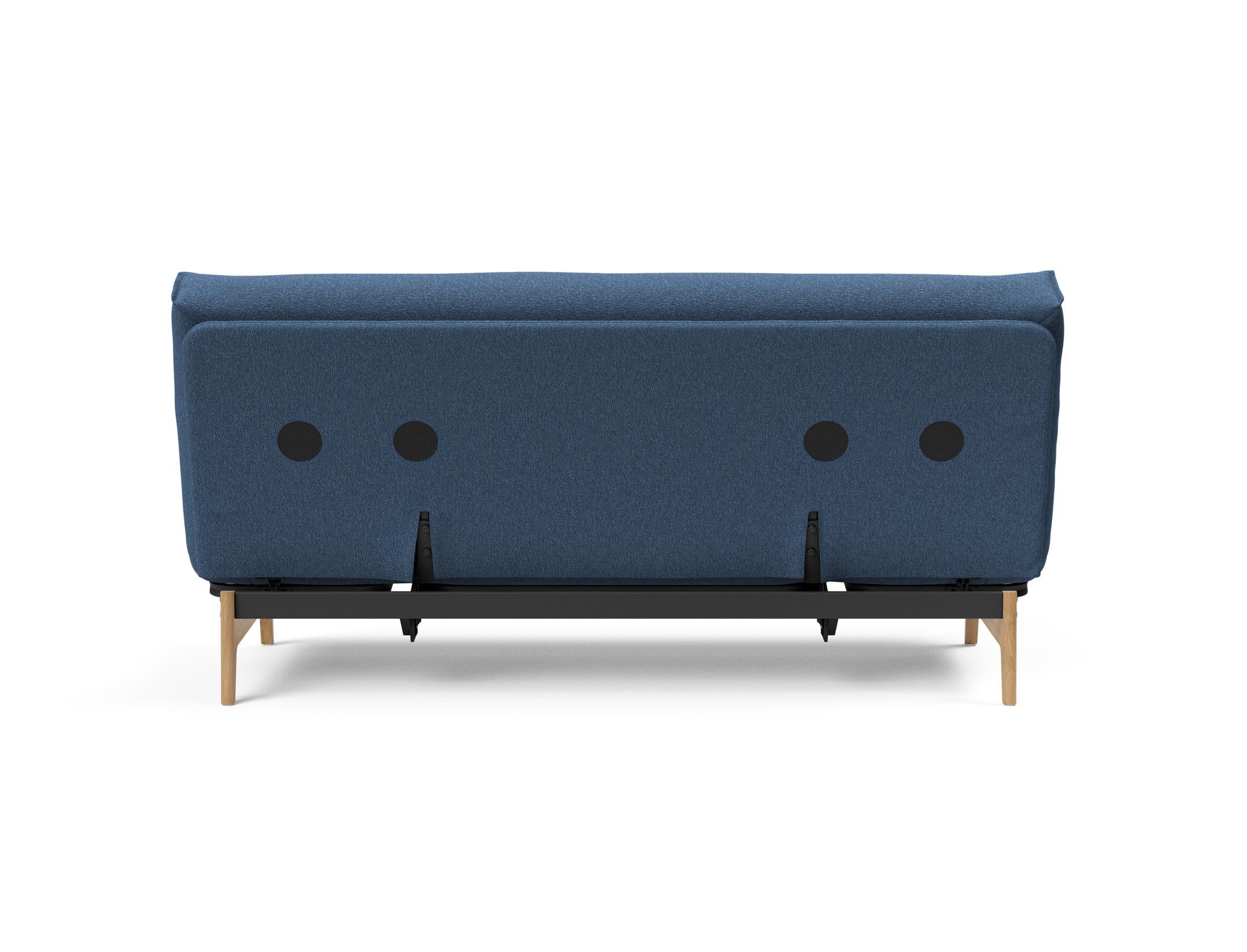 Entdecken Sie das Aslak 140 Bettsofa Nordic: Stilvolles, umweltfreundliches Design mit hochwertiger Matratze für optimalen Schlafkomfort und Flexibilität.