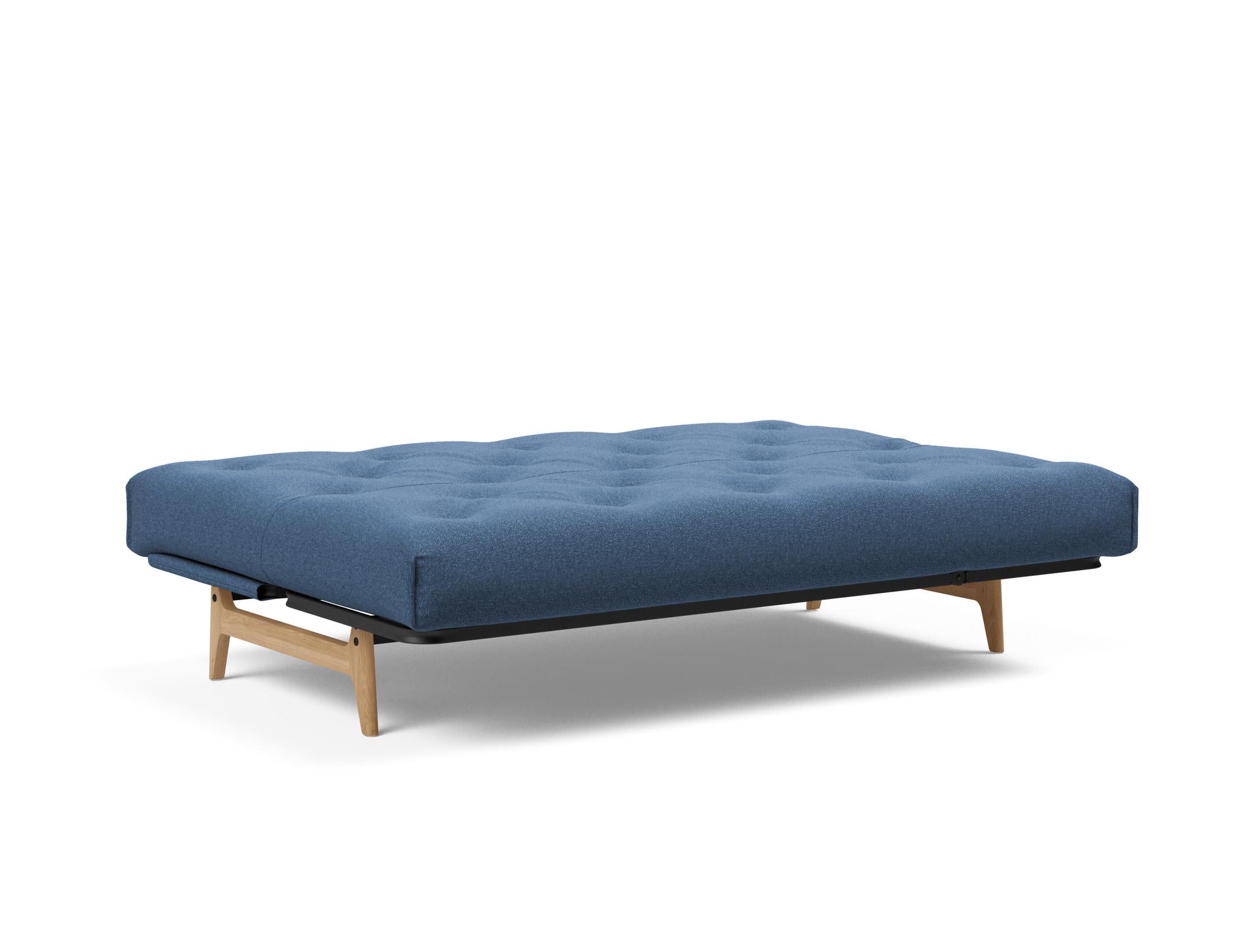 Entdecken Sie das Aslak 140 Bettsofa Nordic: Stilvolles, umweltfreundliches Sofa mit hochwertiger Matratze für optimalen Komfort und Funktionalität.