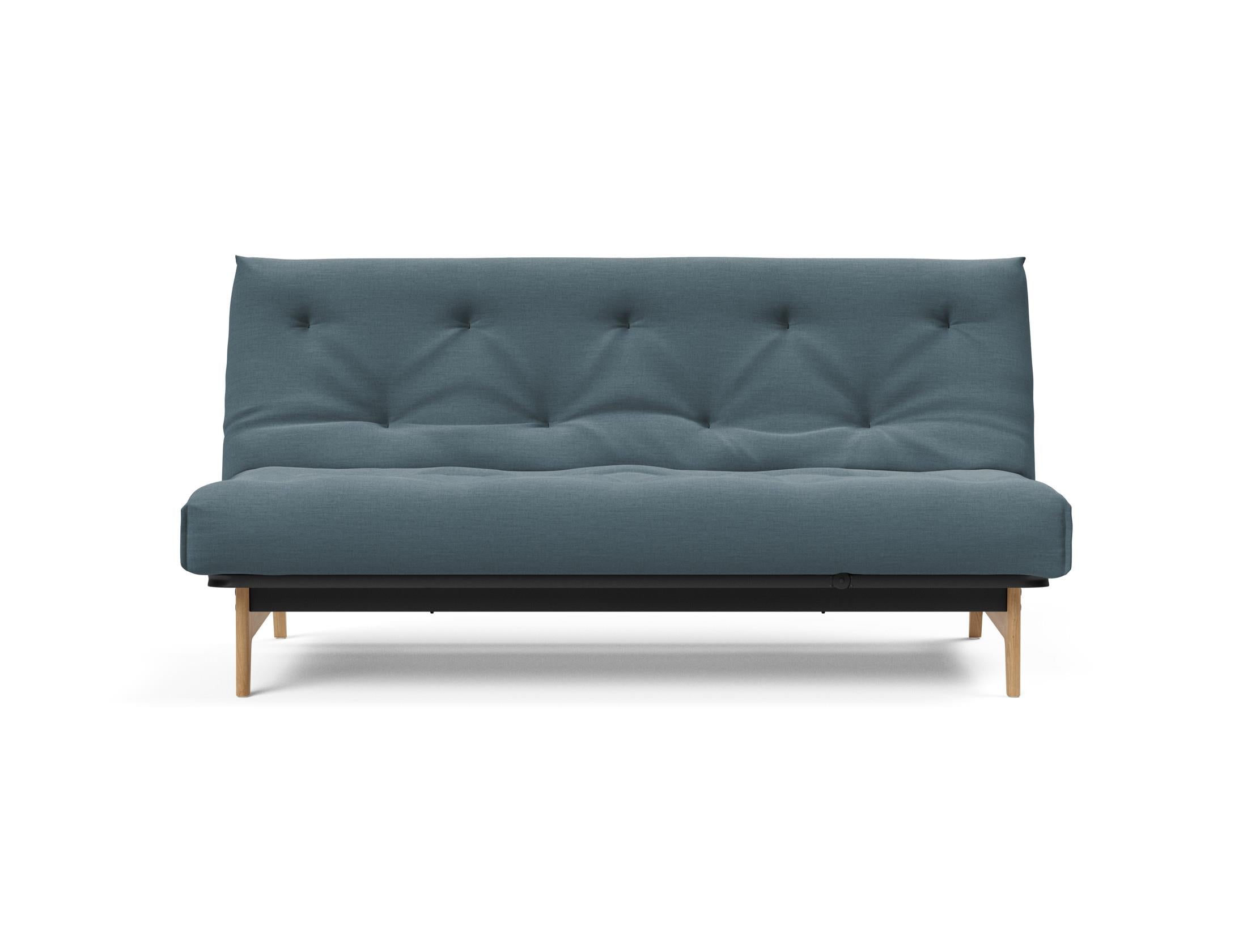 Elegantes Aslak 140 Bettsofa im skandinavischen Stil, ideal für kleine Räume, bietet vielseitige Nutzung und hohen Sitzkomfort.