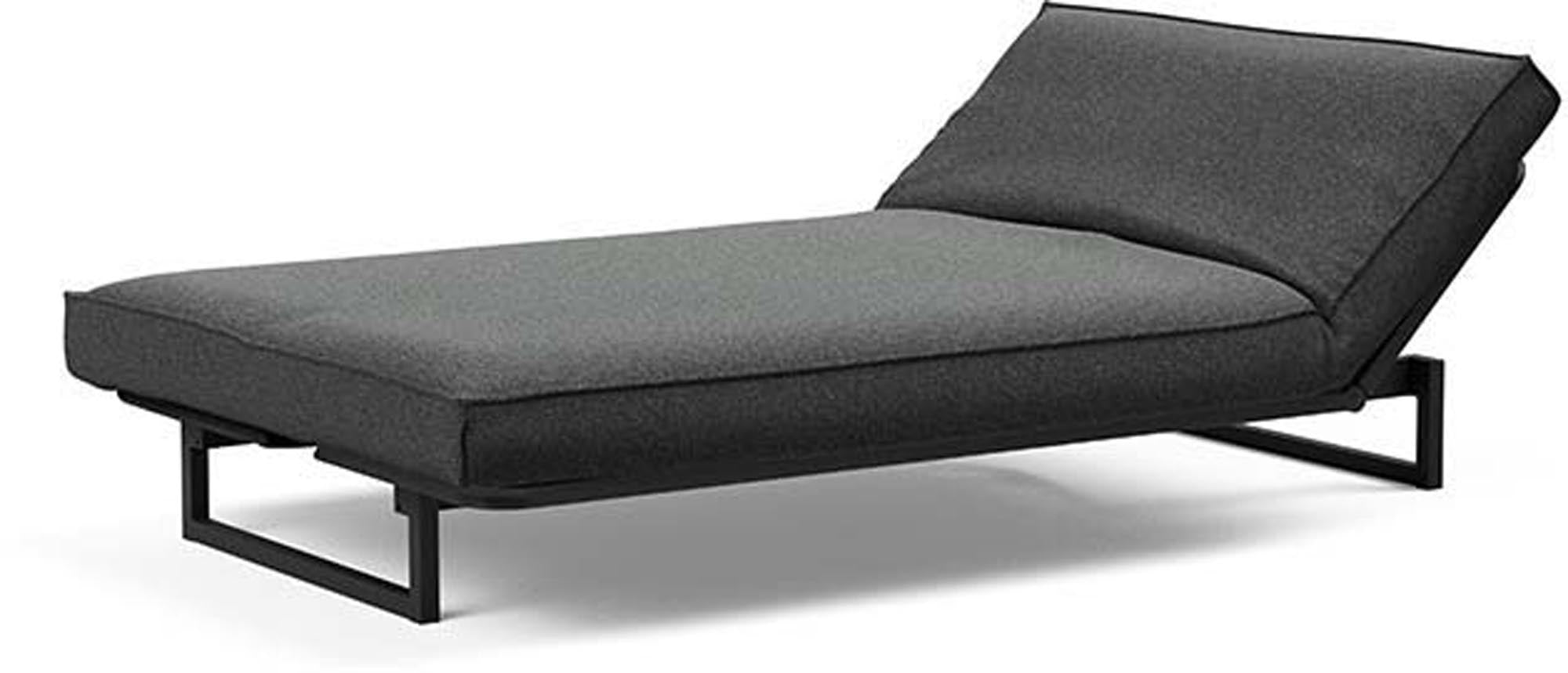 Erleben Sie das Fraction 120 Bettsofa Sharp Plus Cover von Innovation Living – ein modernes Sofa, das sich mühelos in ein bequemes Bett verwandelt und ideal für kleine Räume ist.