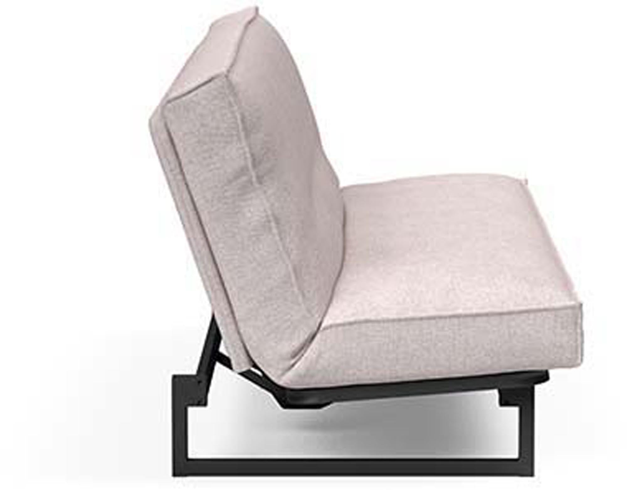 Erleben Sie das Fraction 120 Bettsofa Sharp Plus Cover von Innovation Living – eine perfekte Kombination aus modernem Stil und praktischer Vielseitigkeit.