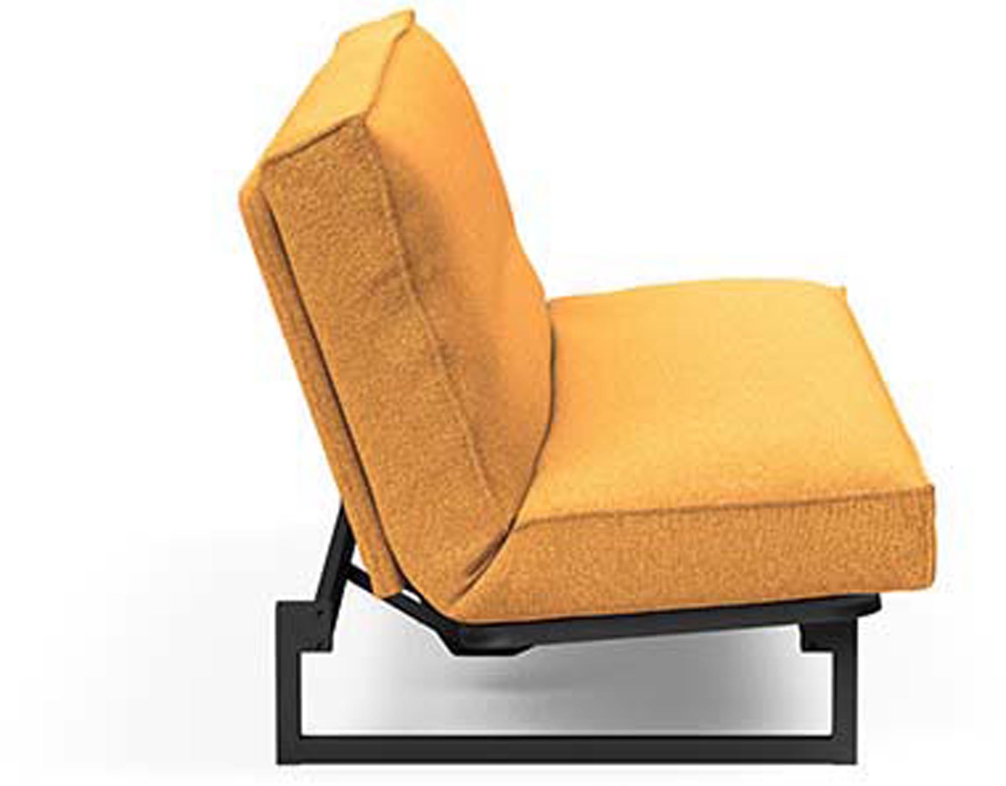 Erleben Sie das Fraction 120 Bettsofa Sharp Plus Cover von Innovation Living – eine perfekte Kombination aus modernem Stil und praktischer Vielseitigkeit.