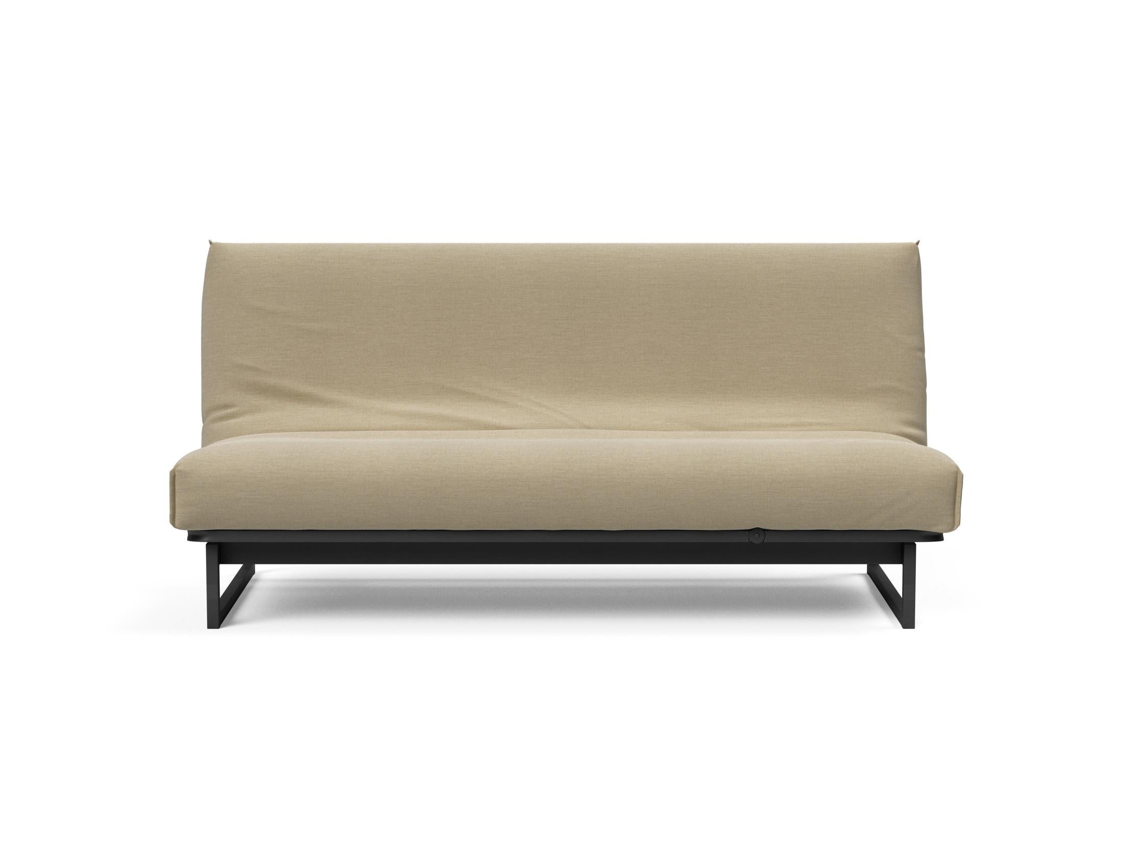 Entdecken Sie das Fraction 140 Bettsofa mit Nordic Cover von Innovation Living: stilvolles Design, komfortable Soft Spring-Matratze, ideal für kompakte Wohnräume.