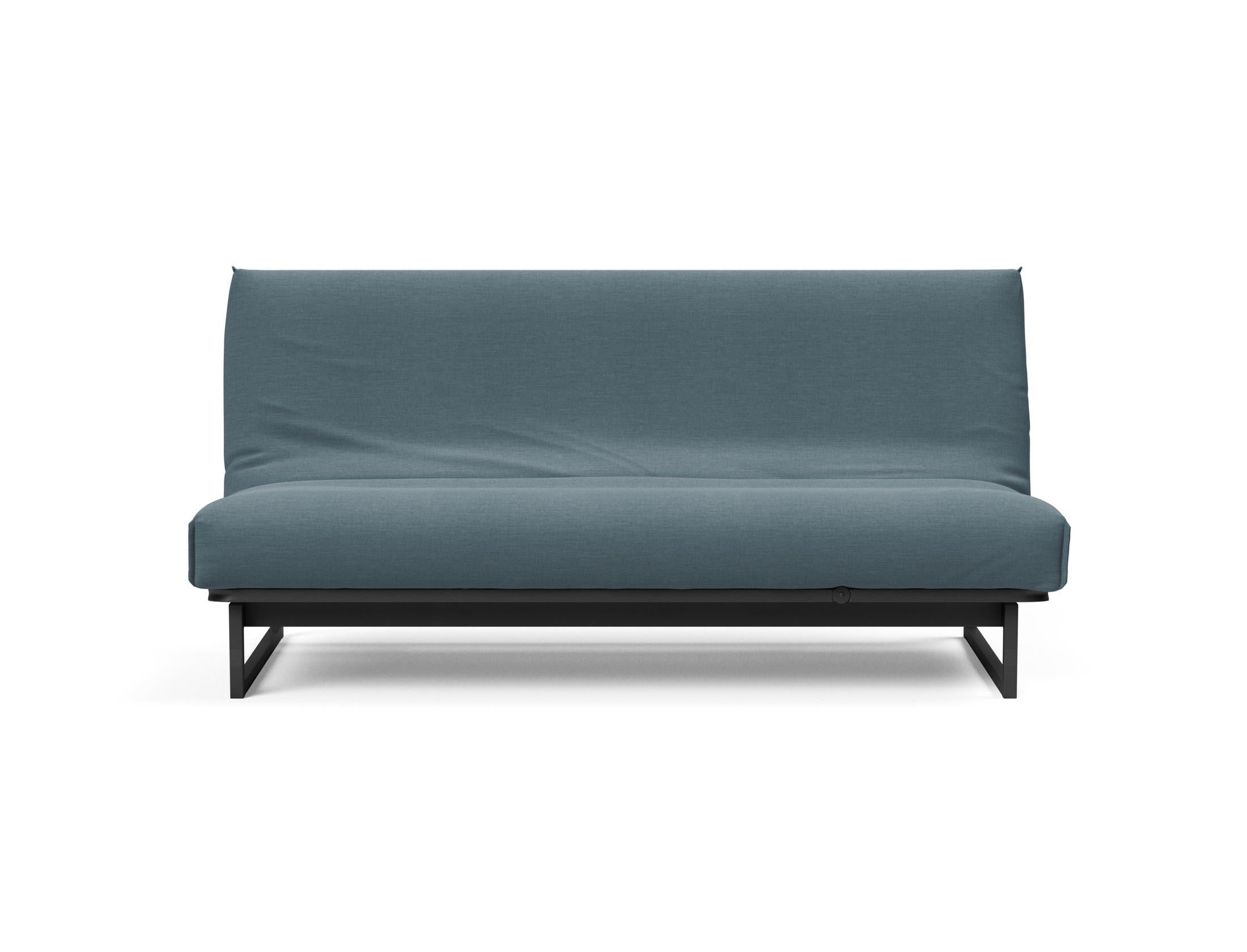 Entdecken Sie das Fraction 140 Bettsofa mit Nordic Cover von Innovation Living: stilvolles Design, komfortable Soft Spring-Matratze, ideal für kompakte Wohnräume.
