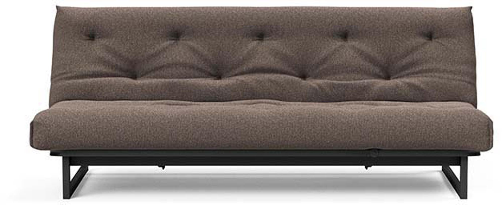 Entdecken Sie das Fraction 120 Bettsofa Nordic von Innovation Living – stilvoll, platzsparend und ideal für Gästeübernachtungen.