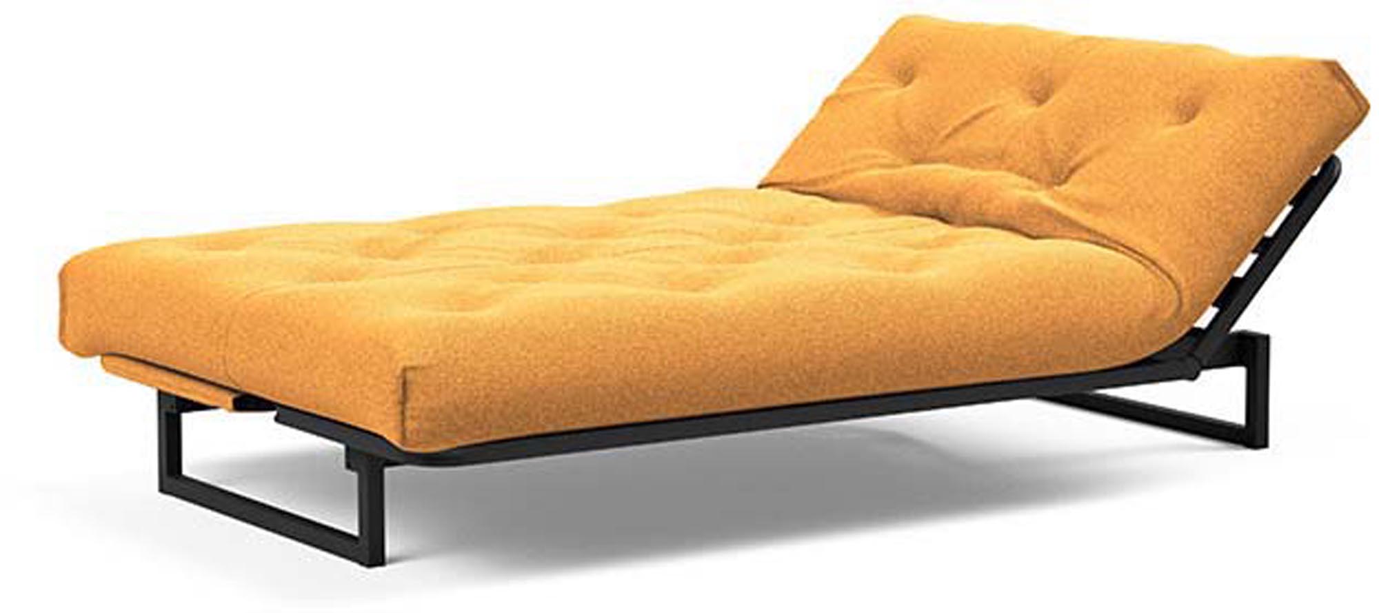 Entdecken Sie das Fraction 120 Bettsofa Nordic: Flexibles Sofa mit hochwertiger Matratze, ideal für Übernachtungsgäste und stilvolle Einrichtung.