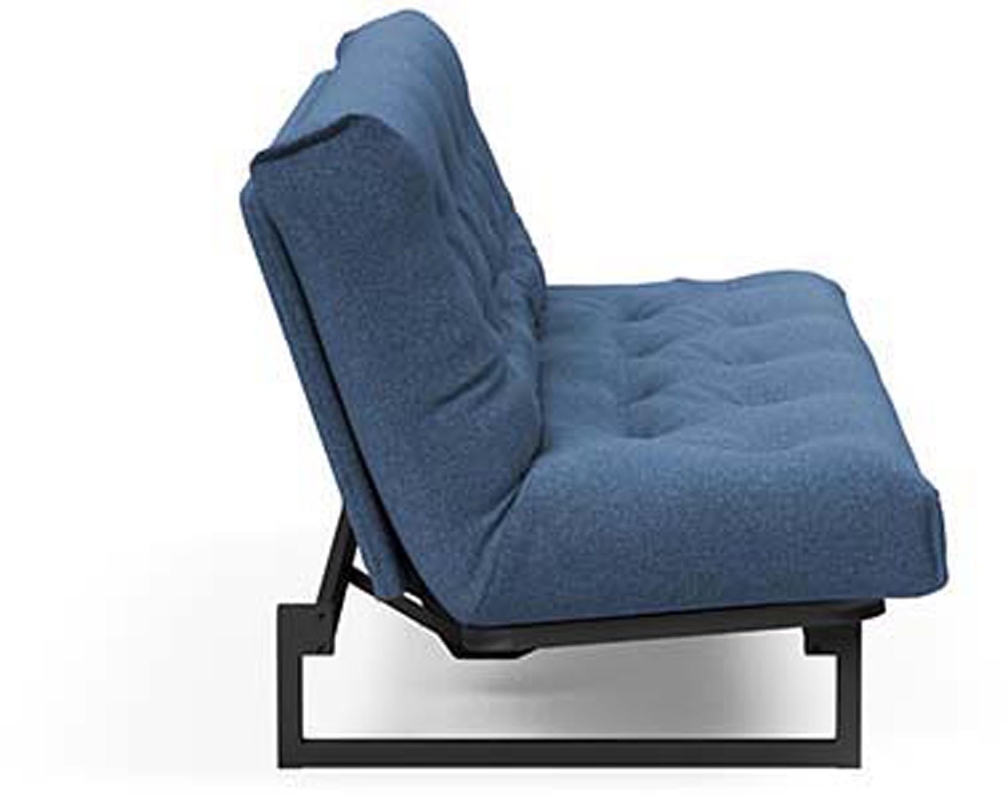 Entdecken Sie das Fraction 120 Bettsofa Nordic von Innovation Living – stilvoll, platzsparend und ideal für Gästeübernachtungen.
