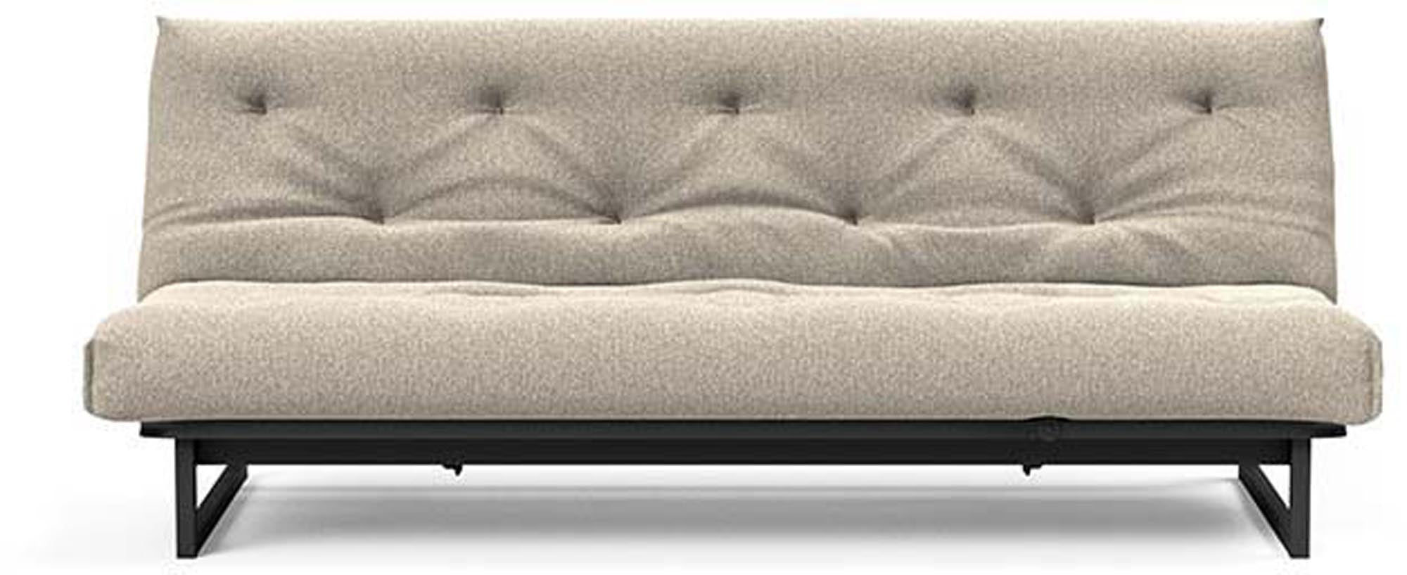 Entdecken Sie das Fraction 120 Bettsofa Nordic von Innovation Living – stilvoll, platzsparend und ideal für Gästeübernachtungen.