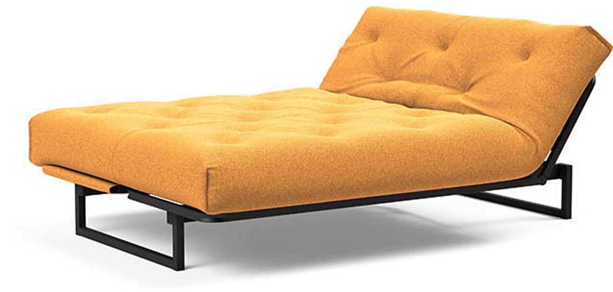 Fraction 140 Bettsofa Nordic von Innovation Living: Stilvolles, platzsparendes Sofa, das mühelos in ein komfortables Bett umgewandelt werden kann.