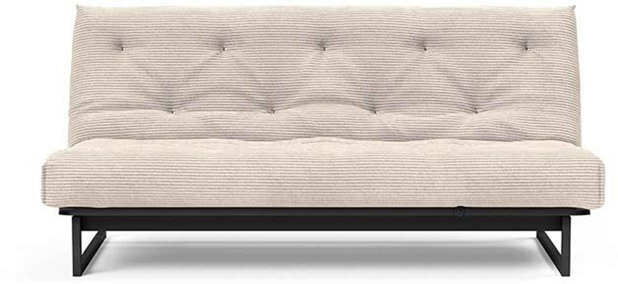 Fraction 140 Bettsofa Nordic von Innovation Living: Elegantes, funktionales Sofa, das sich schnell in ein gemütliches Bett verwandelt und ideal für kleine Räume ist.