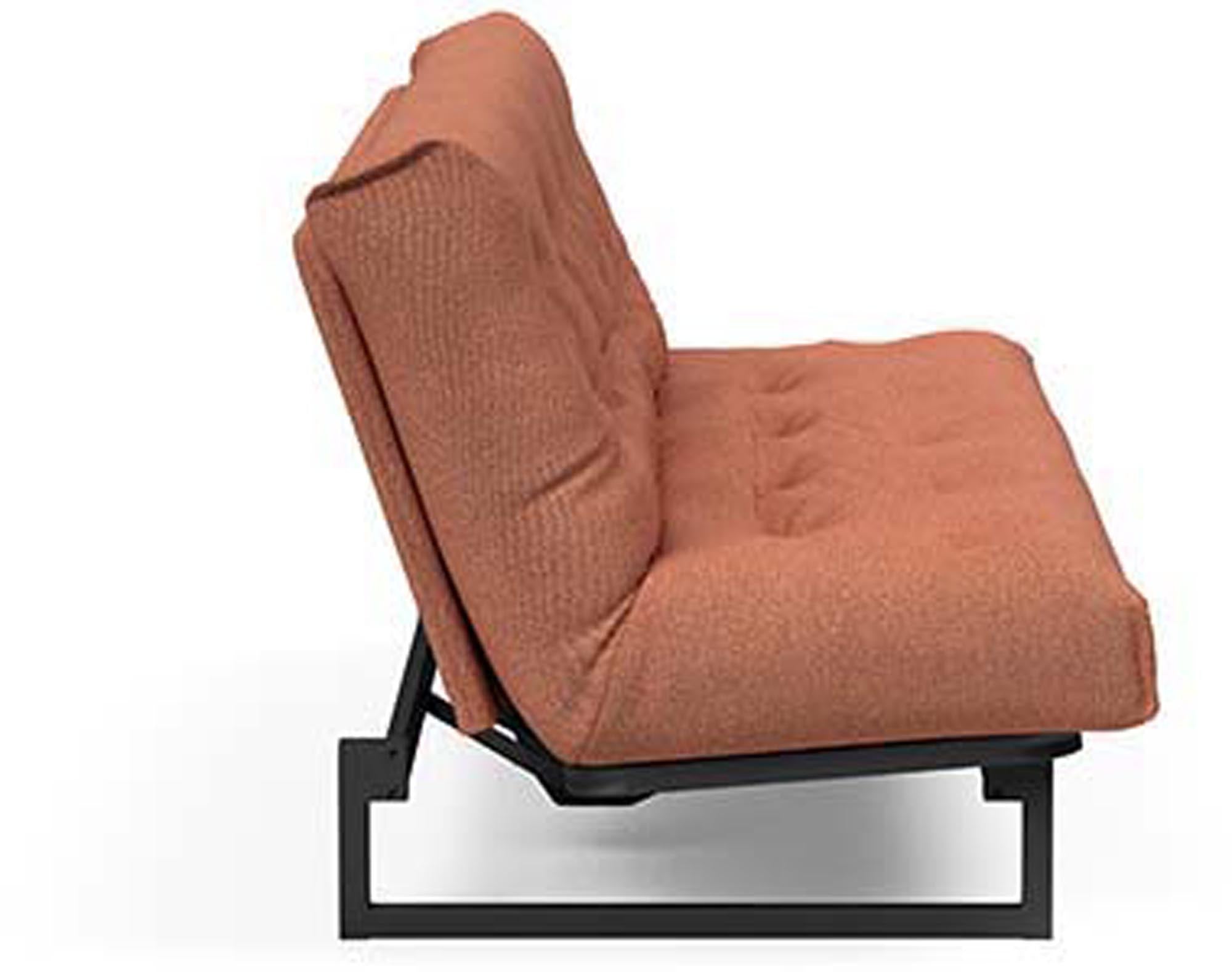Entdecken Sie das Fraction 120 Bettsofa Nordic Spring von Innovation Living – stilvolles skandinavisches Design, ideal für kompakte Wohnräume und gemütliche Nächte.