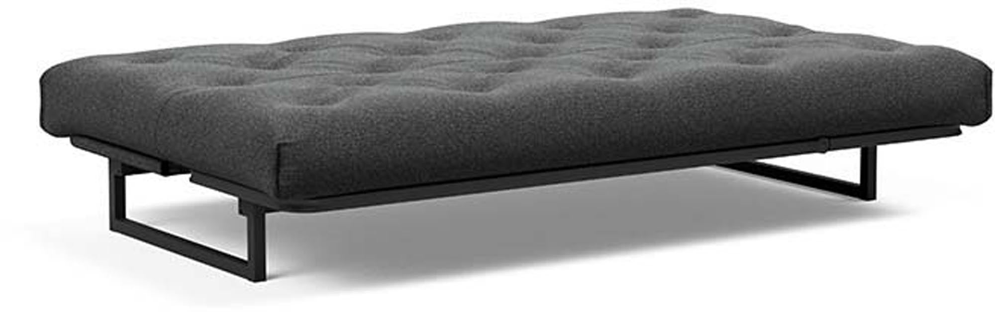 Erleben Sie das Fraction 120 Bettsofa Nordic von Innovation Living – ein elegantes, multifunktionales Sofa, das sich mühelos in ein bequemes Bett verwandelt.