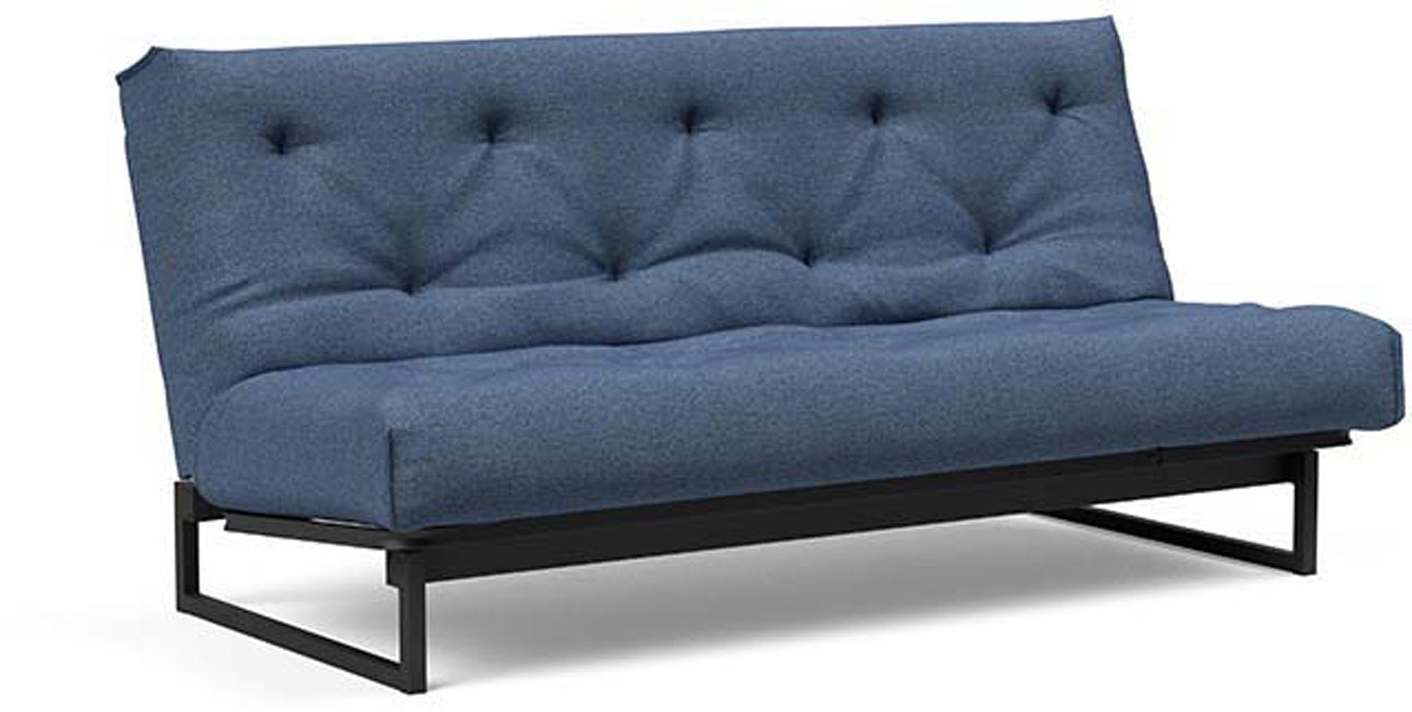 Erleben Sie das Fraction 140 Bettsofa Nordic Spring von Innovation Living: modernes skandinavisches Design, ideal für platzsparende Lösungen und Übernachtungen.
